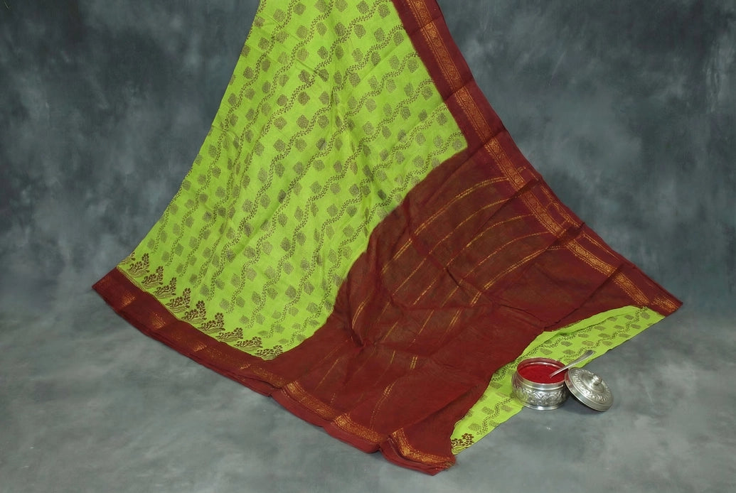 Elegant Green & Red Floral Print Poly Cotton Saree for Everyday Wear Saree JCS Fashions