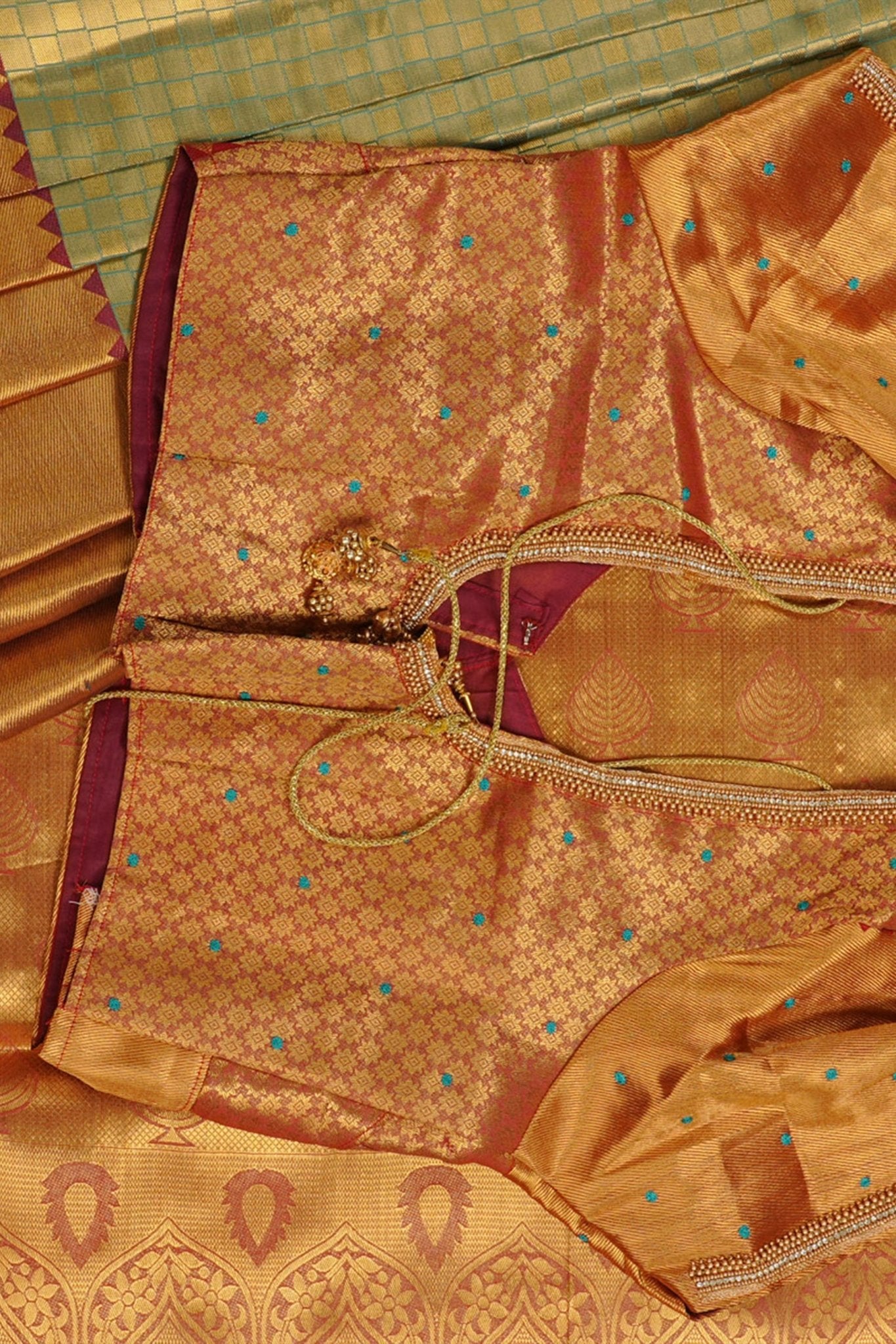 Kanjivaram Elegance: Pure Zari Weaving Saree, Contrast Border |JCSFashions SAREE JCS Fashions