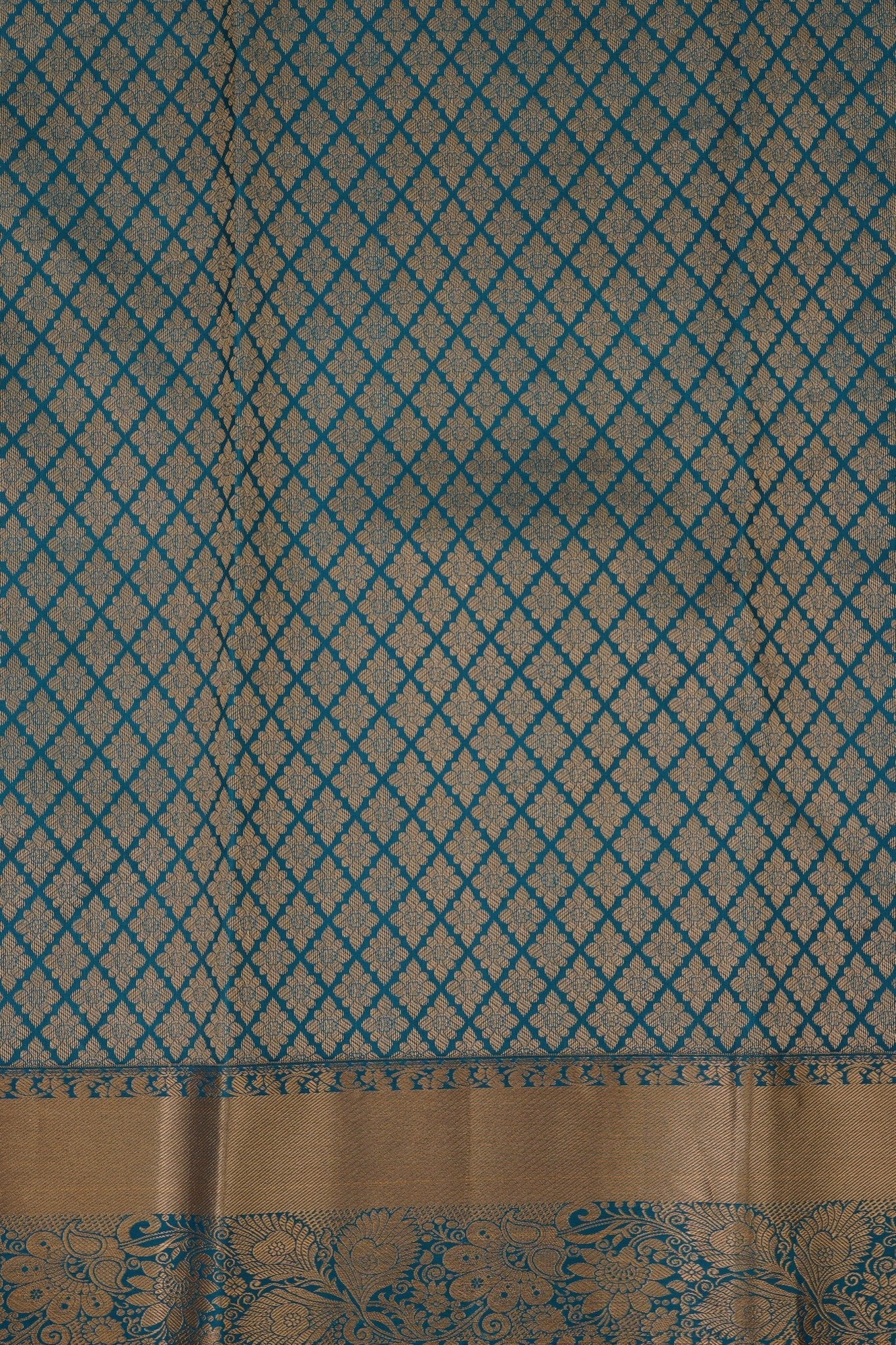 Lavish Handloom Silk Saree with Traditional Box Butties & Grand Pallu Saree JCS Fashions