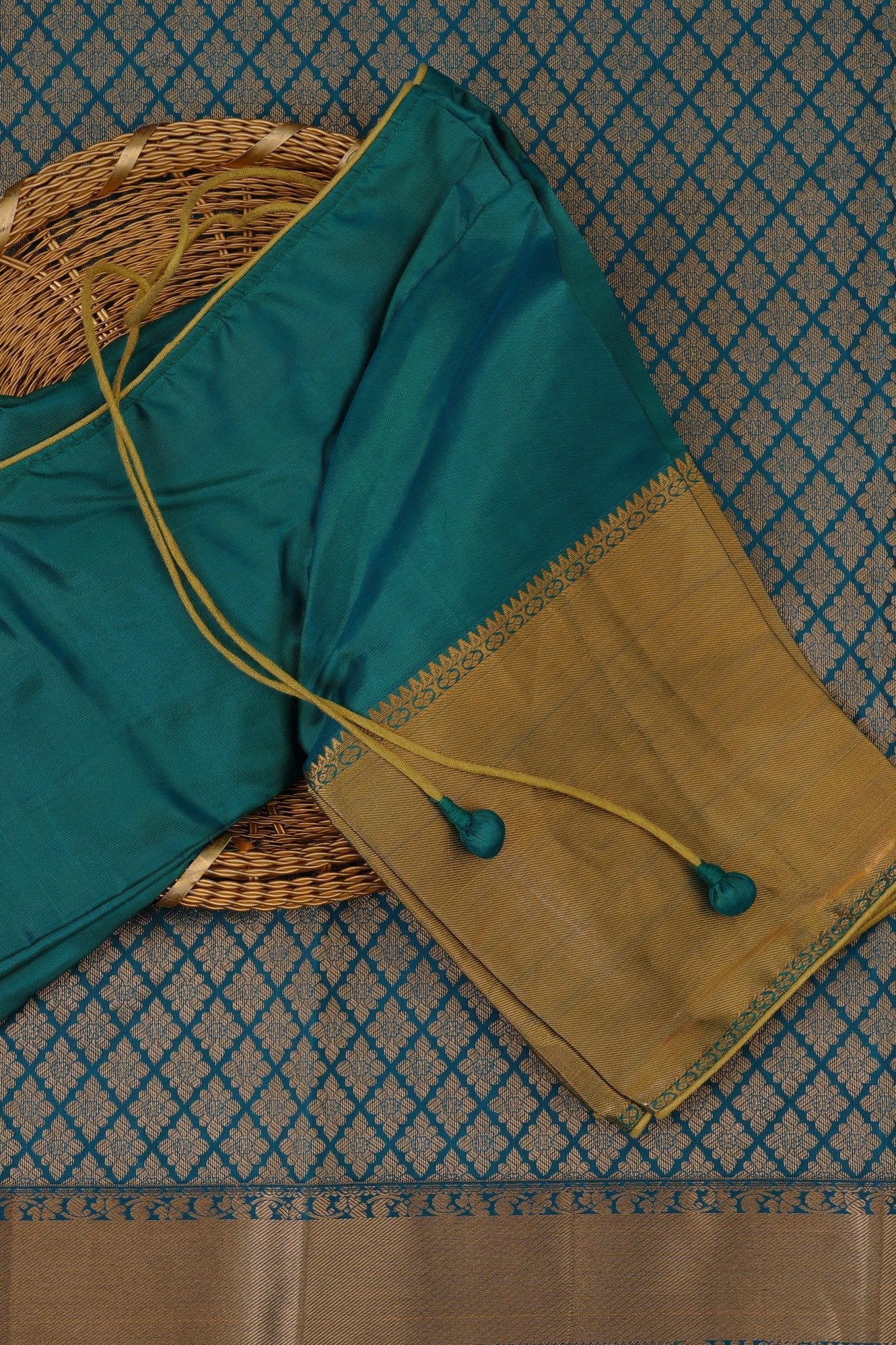 Lavish Handloom Silk Saree with Traditional Box Butties & Grand Pallu Saree JCS Fashions
