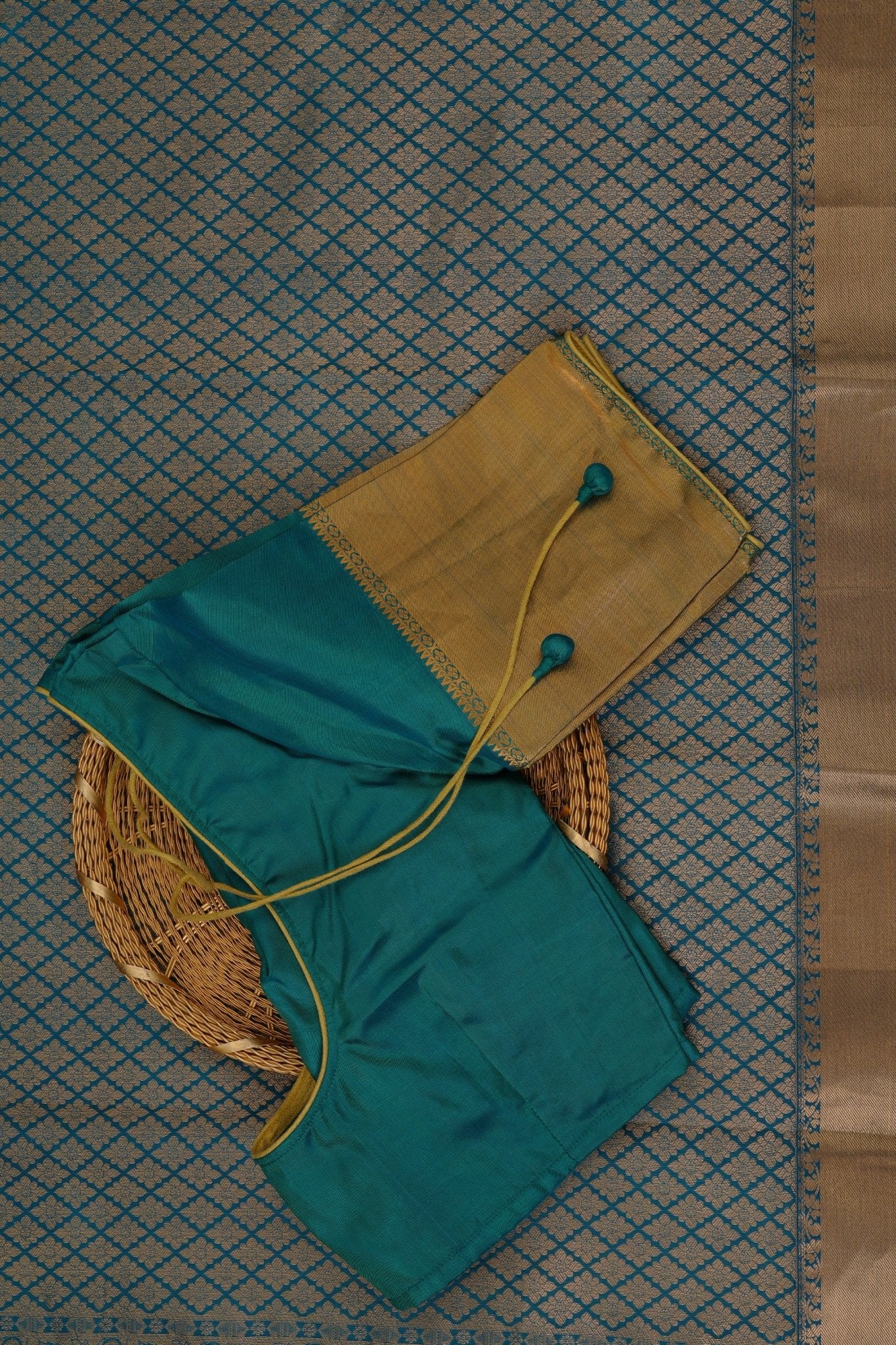 Lavish Handloom Silk Saree with Traditional Box Butties & Grand Pallu Saree JCS Fashions