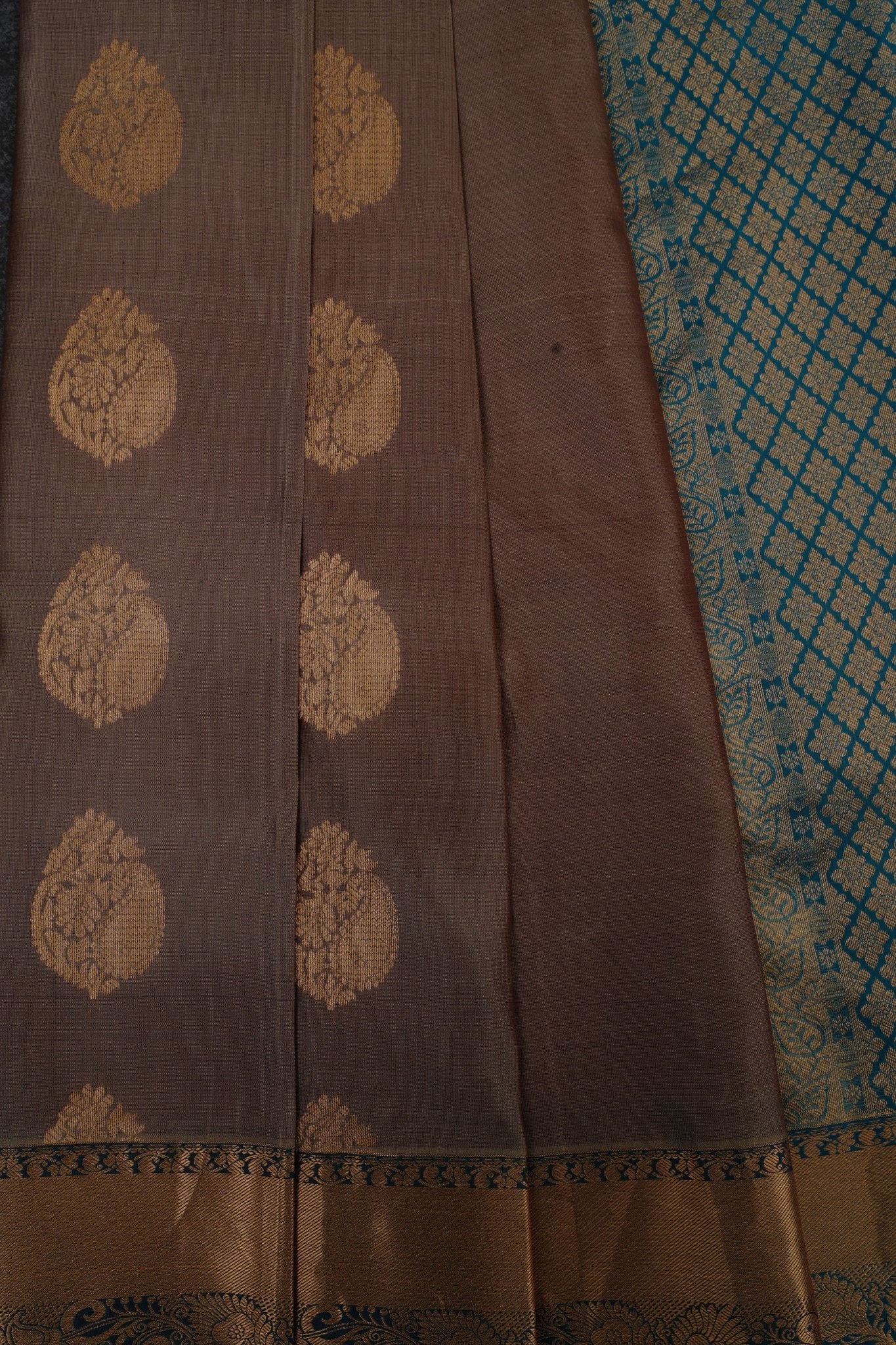 Lavish Handloom Silk Saree with Traditional Box Butties & Grand Pallu Saree JCS Fashions