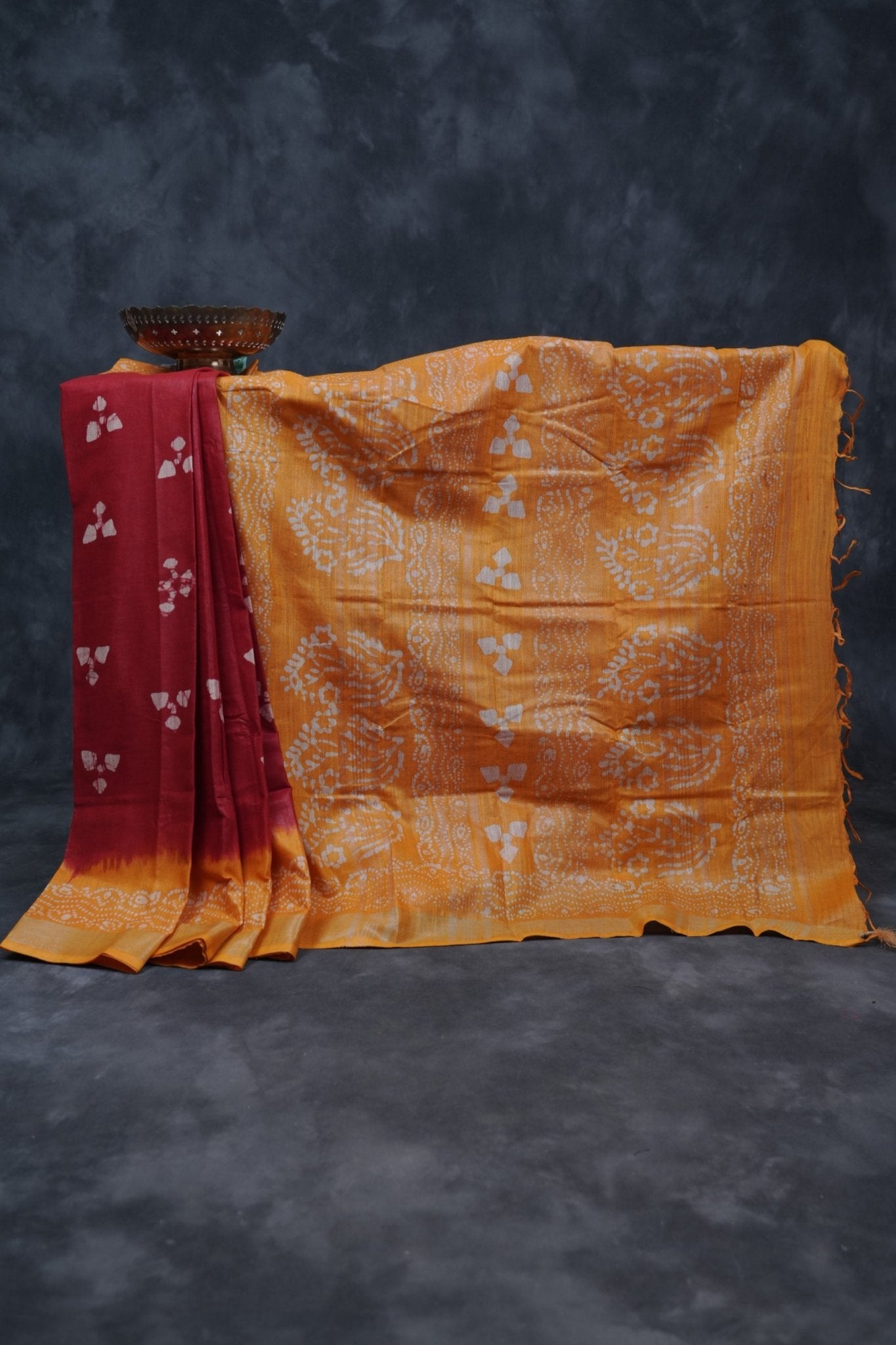 Liva Certified Linen Cotton Saree: Batik Prints and Contrast Border SAREE JCS Fashions