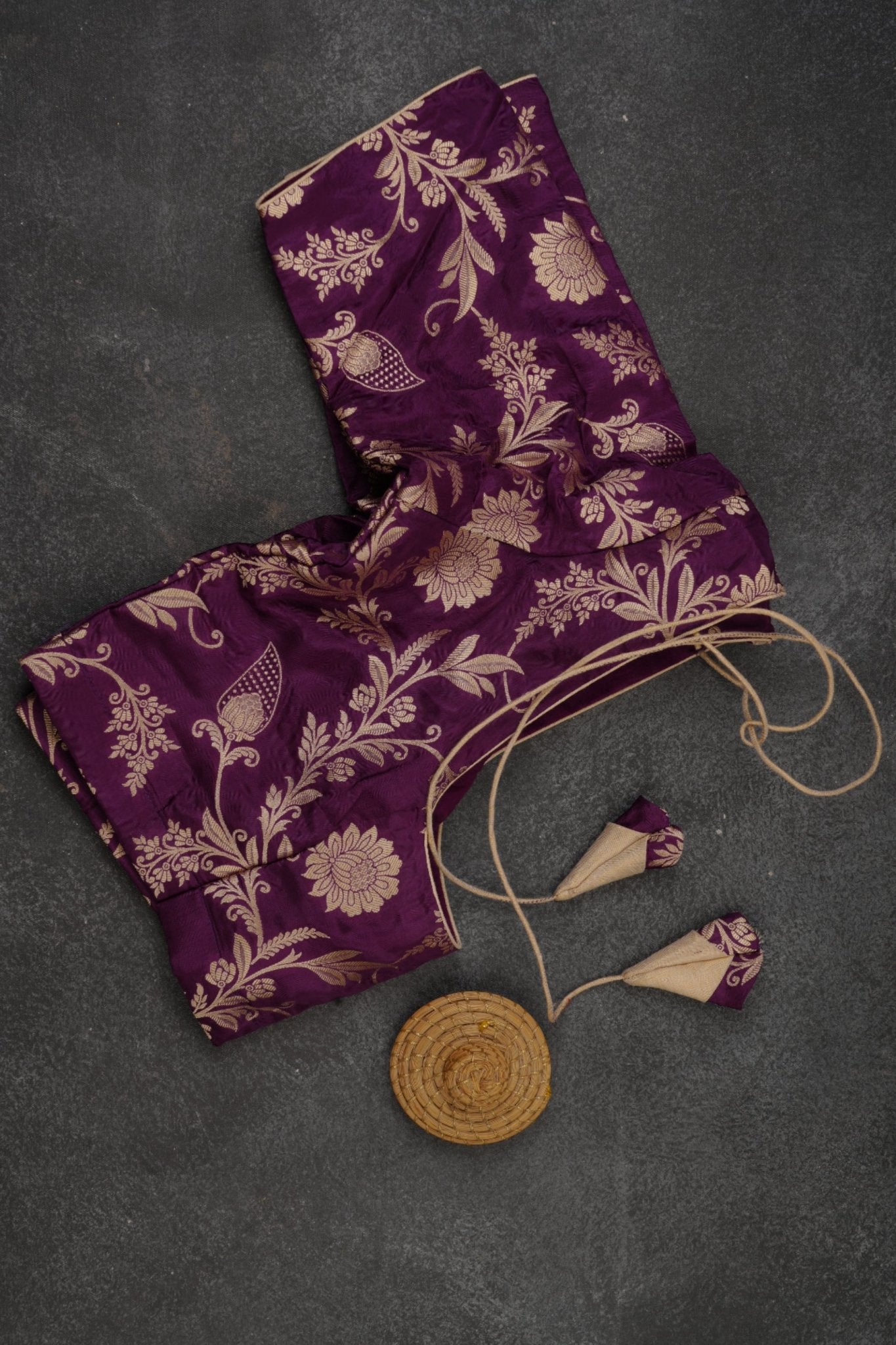 Luxurious Banaras Moonga Plain Crepe Saree with Elegant Kanchi Borders Saree JCS Fashions