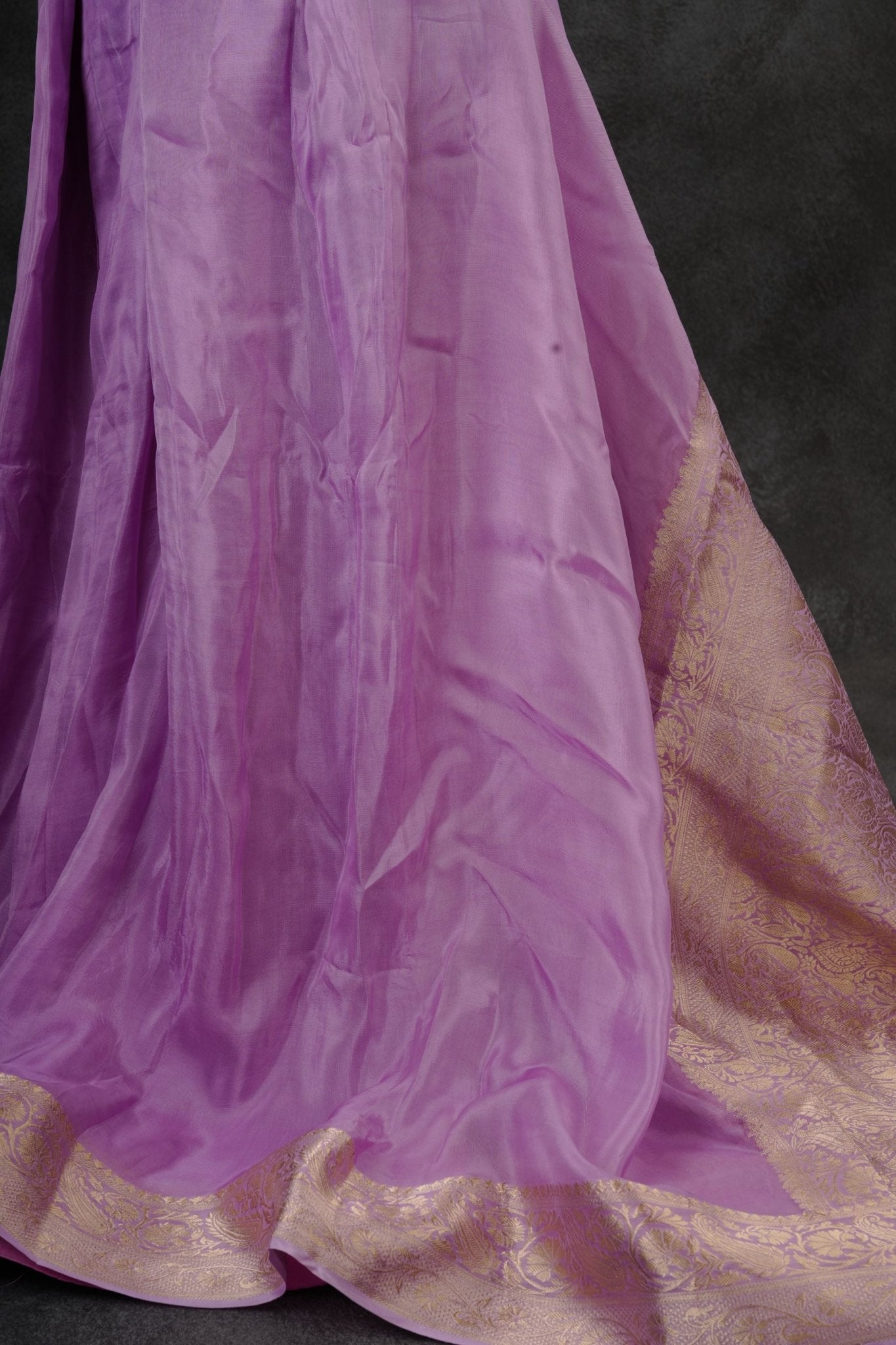 Luxurious Banaras Moonga Plain Crepe Saree with Elegant Kanchi Borders Saree JCS Fashions