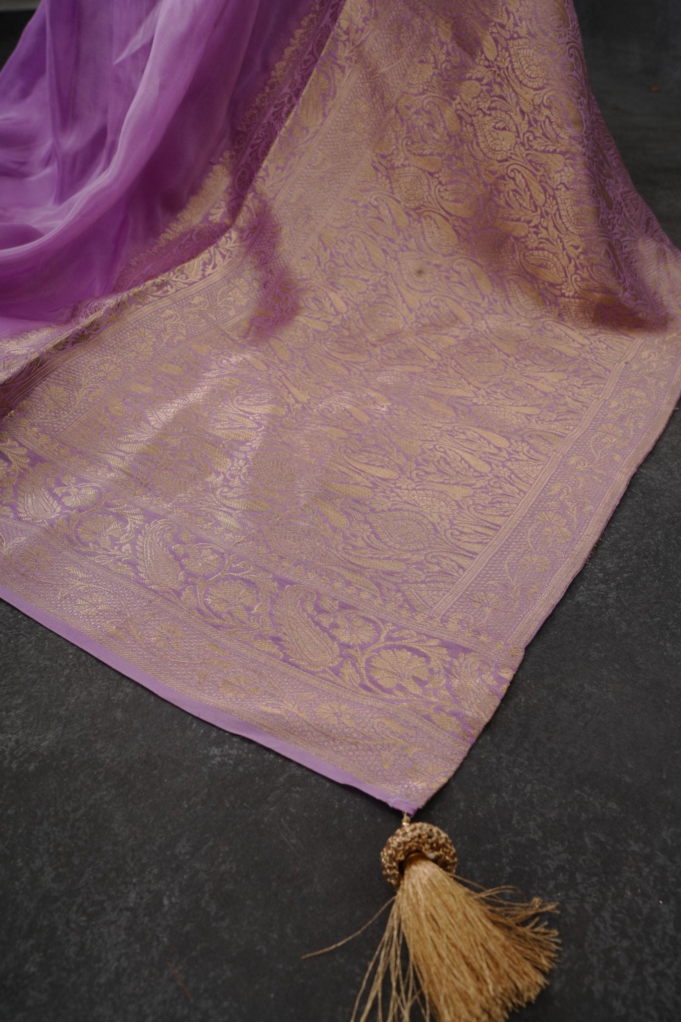Luxurious Banaras Moonga Plain Crepe Saree with Elegant Kanchi Borders Saree JCS Fashions