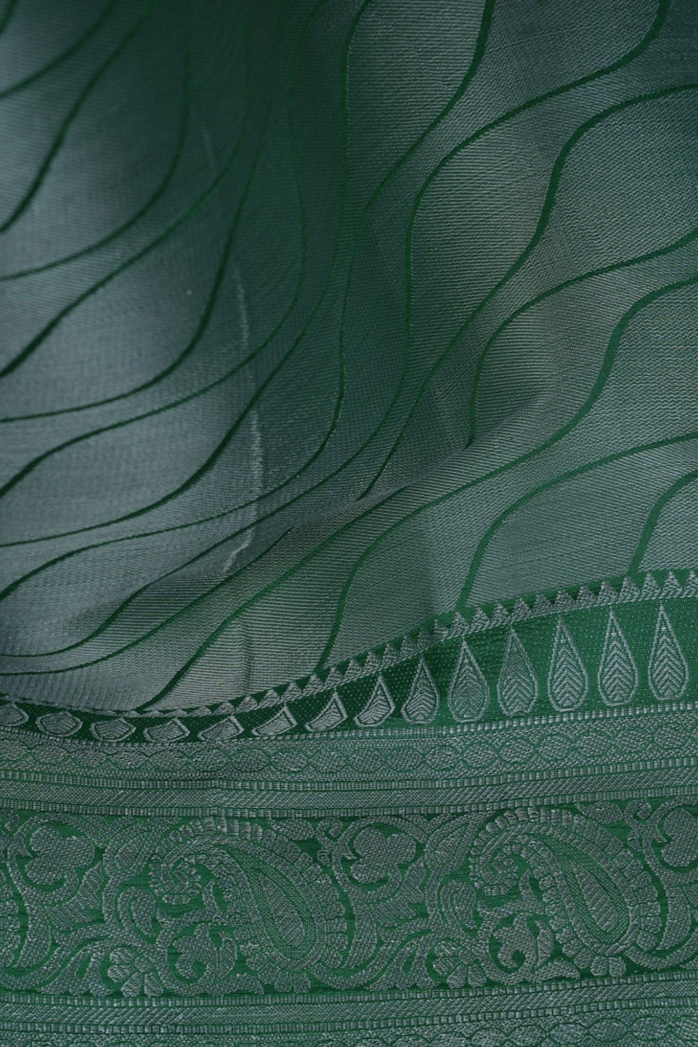 Luxurious Dupion Silk Saree with Silver Zari & Customizable Blouse Saree JCS Fashions