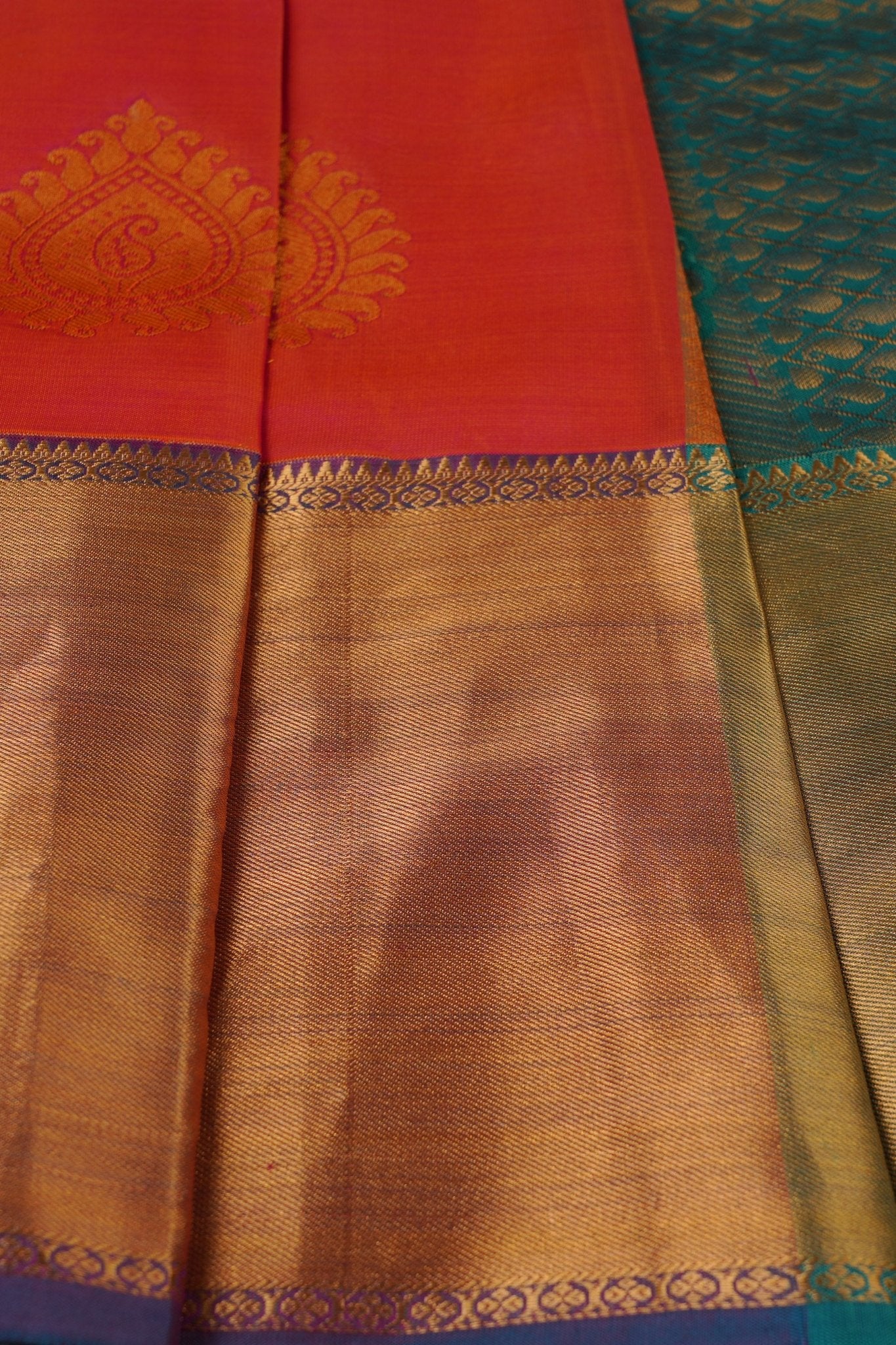 Luxurious Handloom Silk Saree with Grand Pallu & Stitched Blouse Saree JCS Fashions