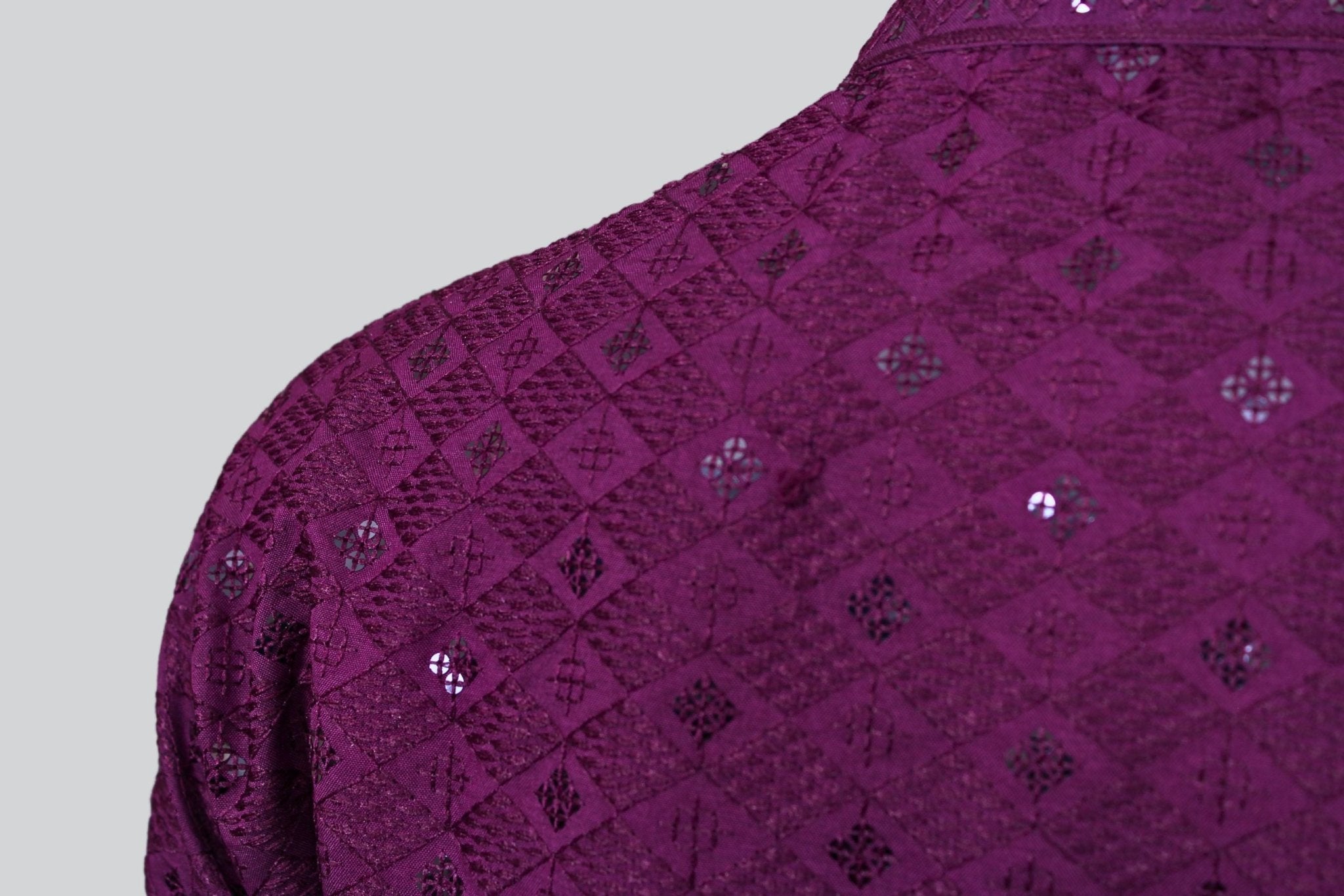 Men's Lakhnavi Kurta: Traditional Resham Embroidery & Sequin Detailing Men JCS Fashions