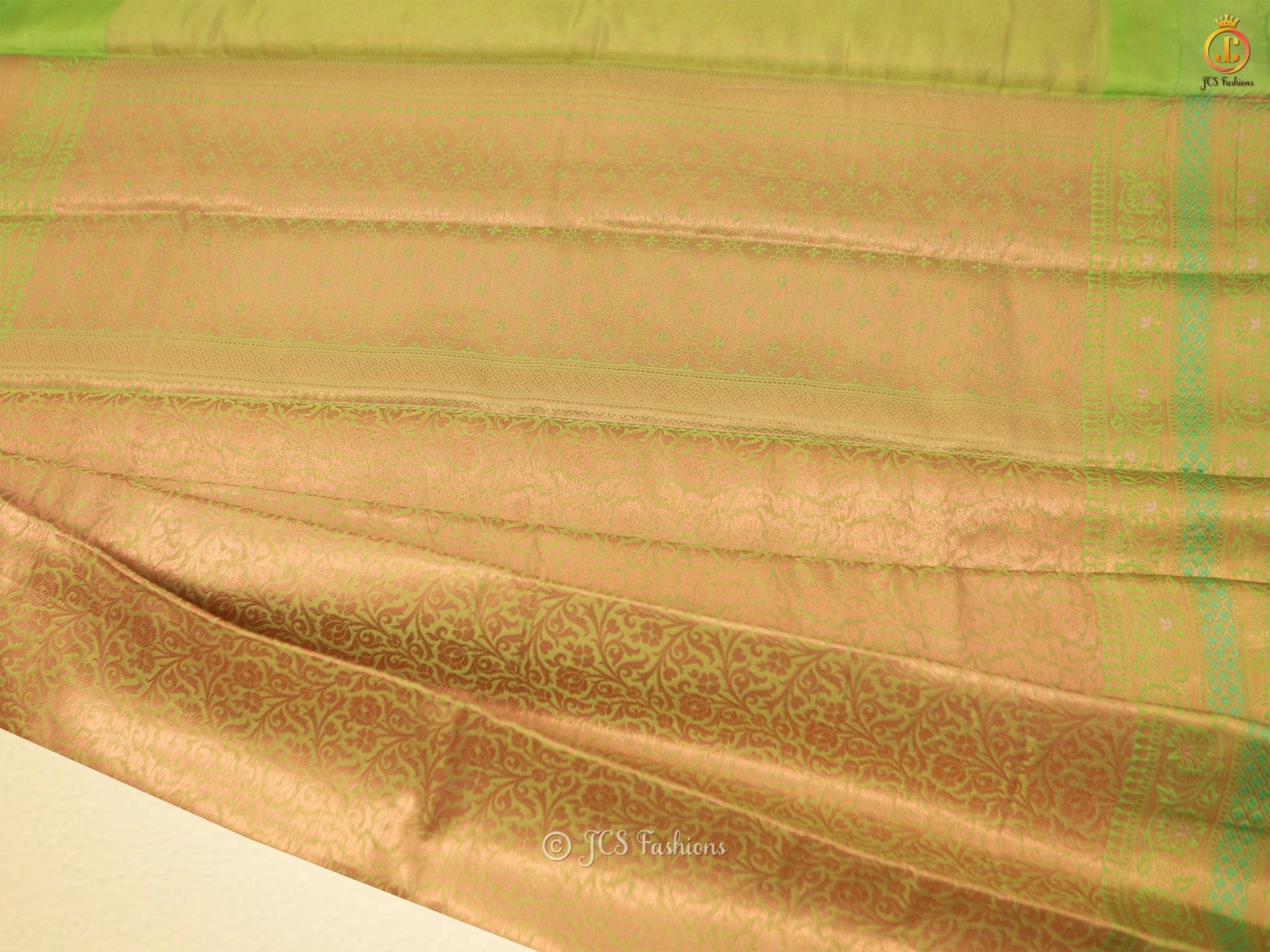 Soft Silk Saree With Copper Zari Weaves And Contrast Pallu SAREE JCS Fashions