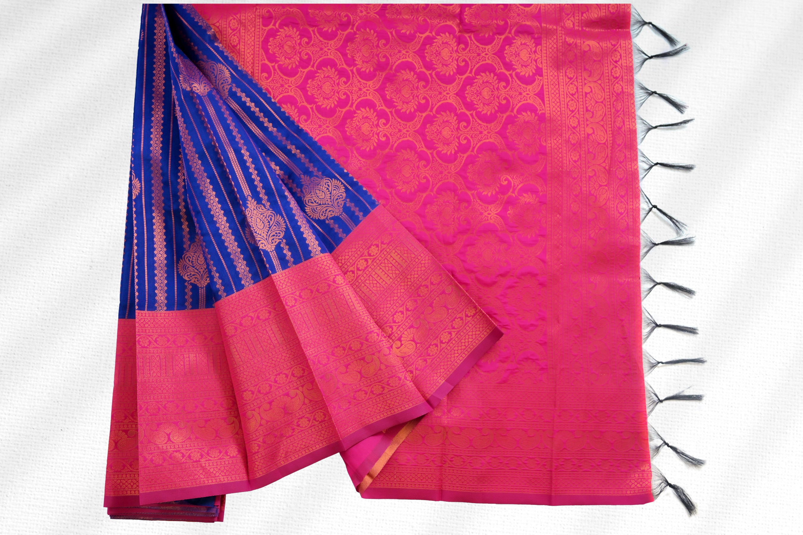 Zari-Line Saree: Blend of Tradition & Modern Trends - JCSFashions Saree JCS Fashions