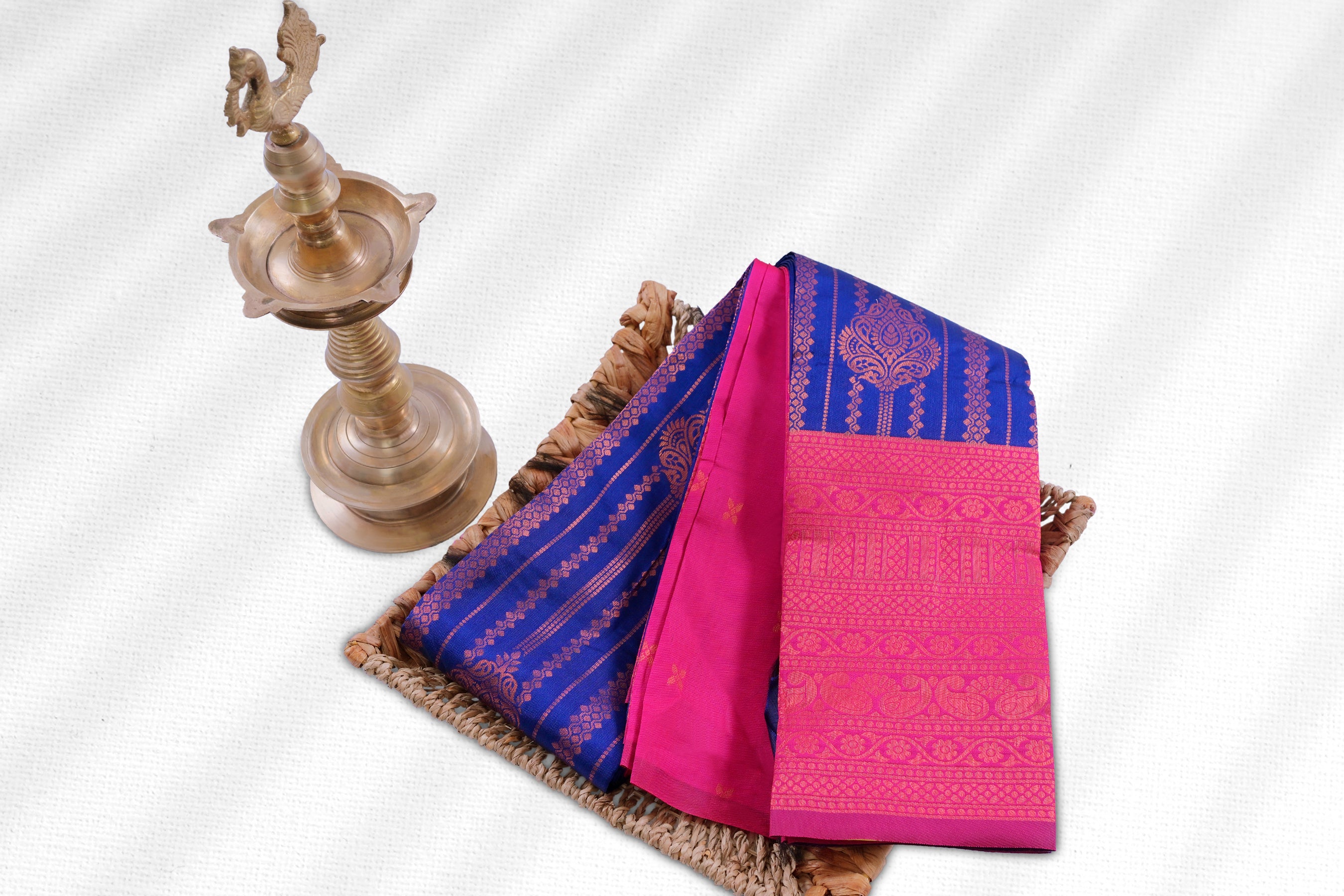 Zari-Line Saree: Blend of Tradition & Modern Trends - JCSFashions Saree JCS Fashions