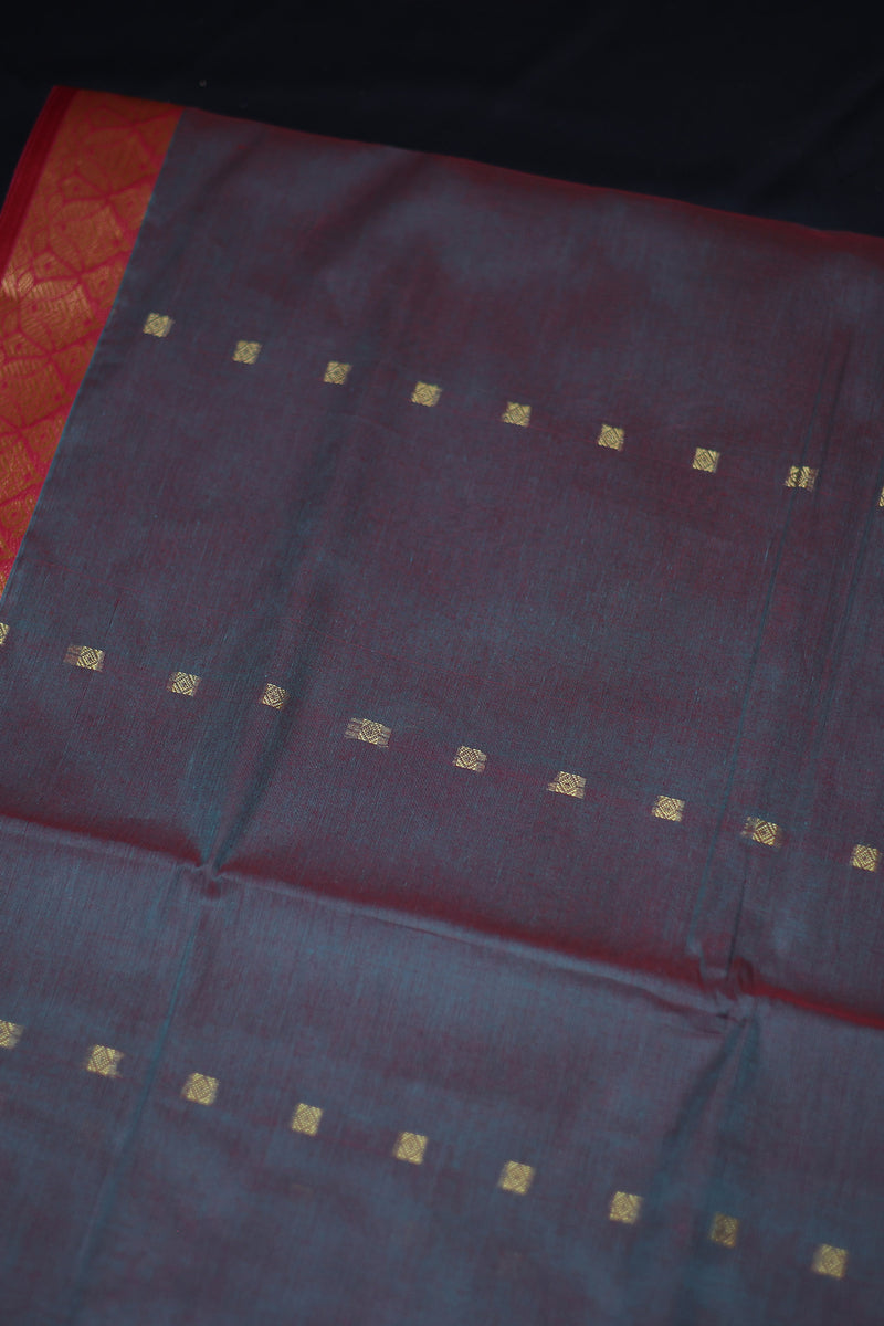 Elegant Cotton Saree with Rich Pallu: Combining Indian Tradition