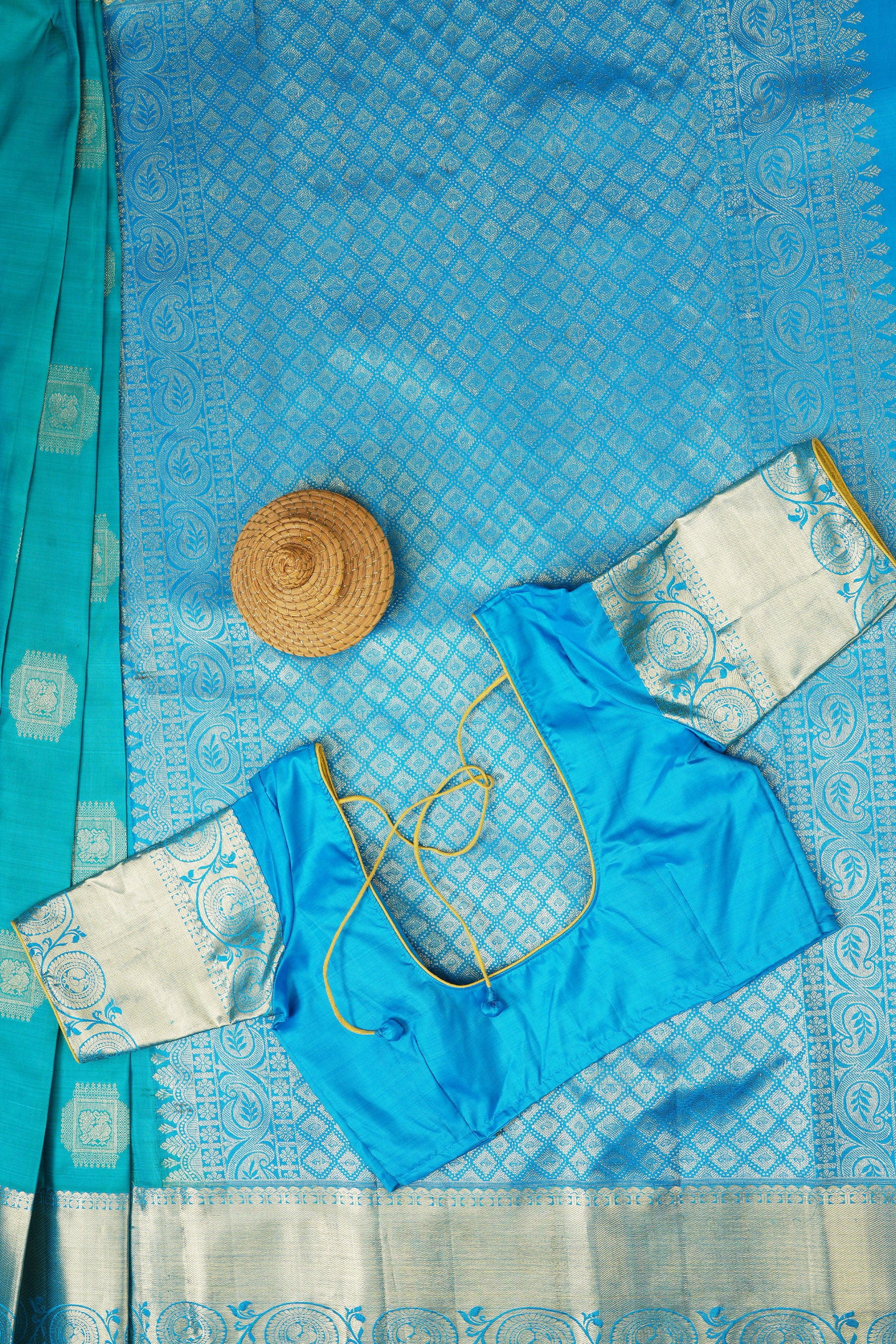 Blue Kanchipuram Handloom Silk Masterpiece with Grand - View 10 - JCS Fashions
