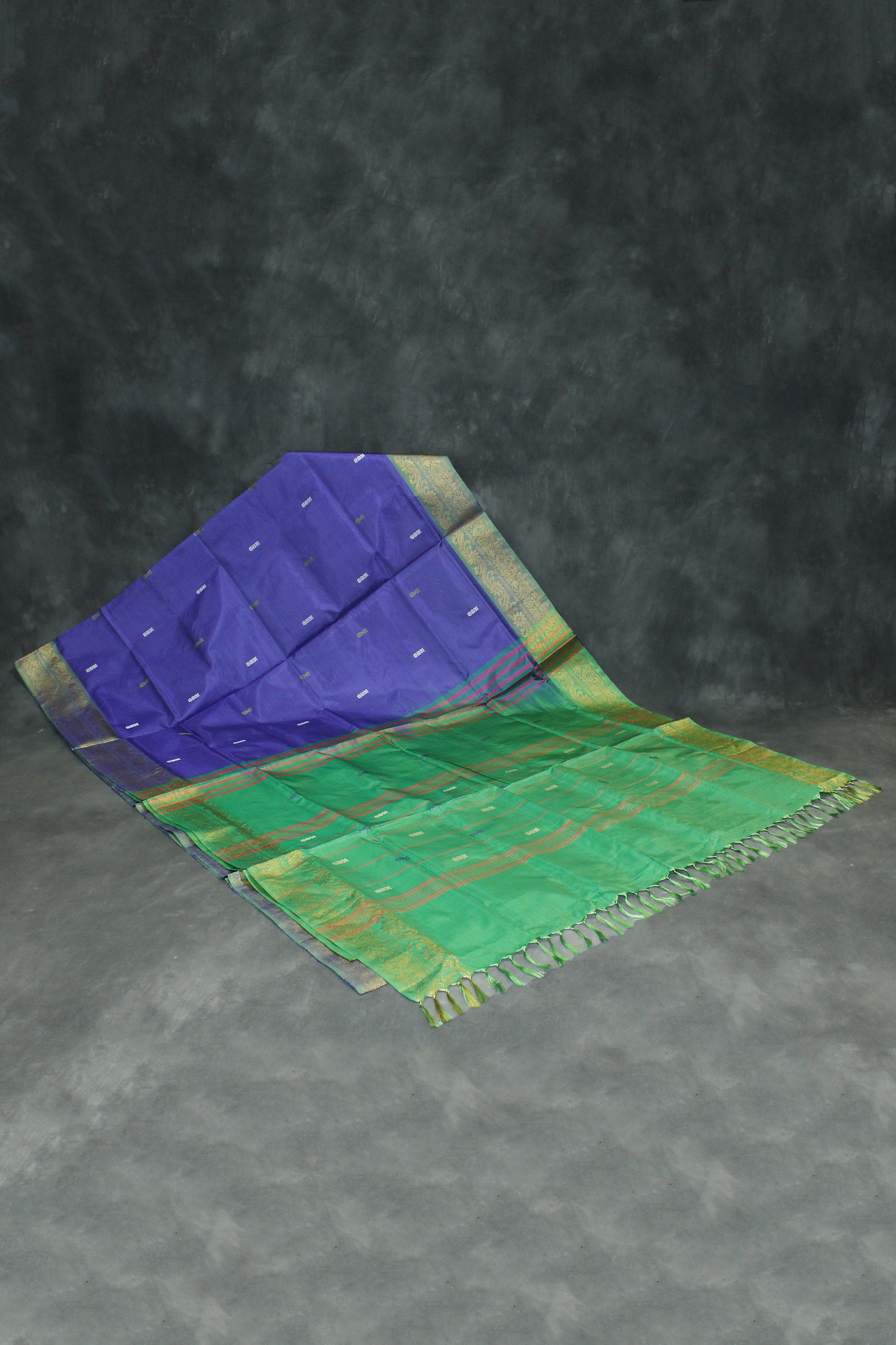 Leaf Green Vaazhai Naar (Banana Pith) Saree with Zari Border and Small Butta