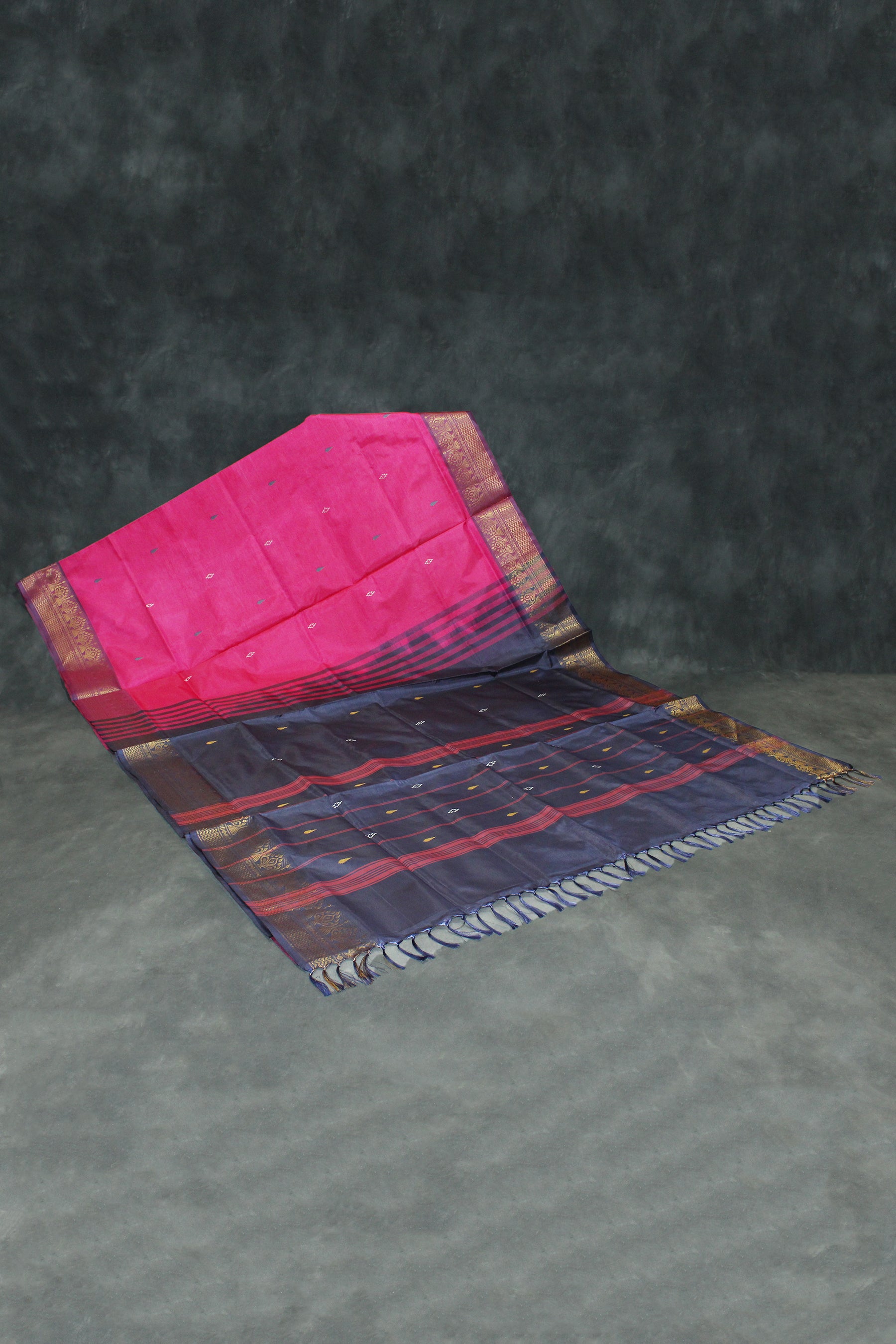 Navy Blue Vaazhai Naar (Banana Pith) Saree with Traditional Zari Border and Blouse