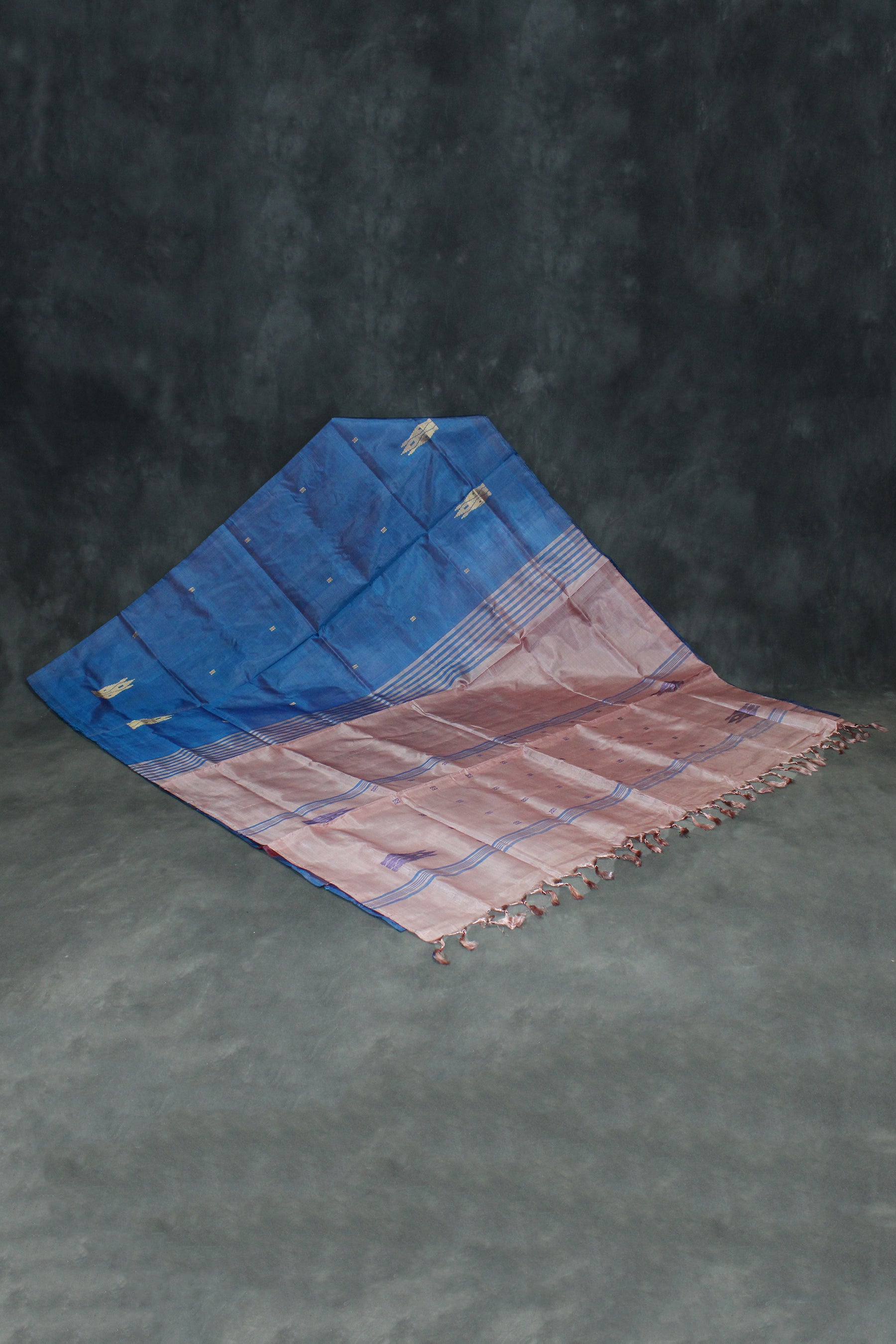 Blue & Light Onion Pink Vaazhai Naar (Banana Pith) Borderless Saree with Small Butta
