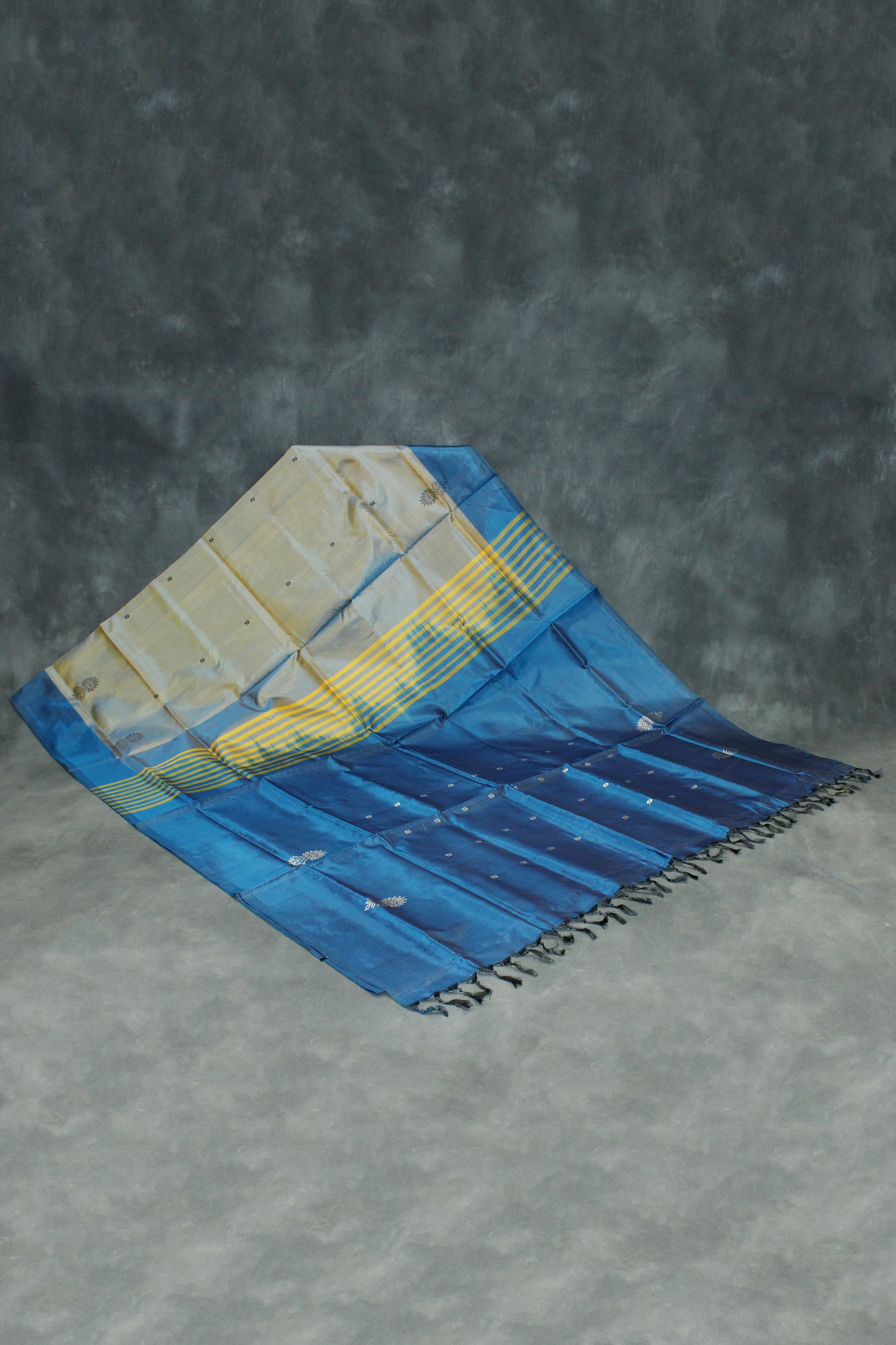 Peacock Blue & Grey Vaazhai Naar (Banana Pith) Borderless Saree with Small Butta