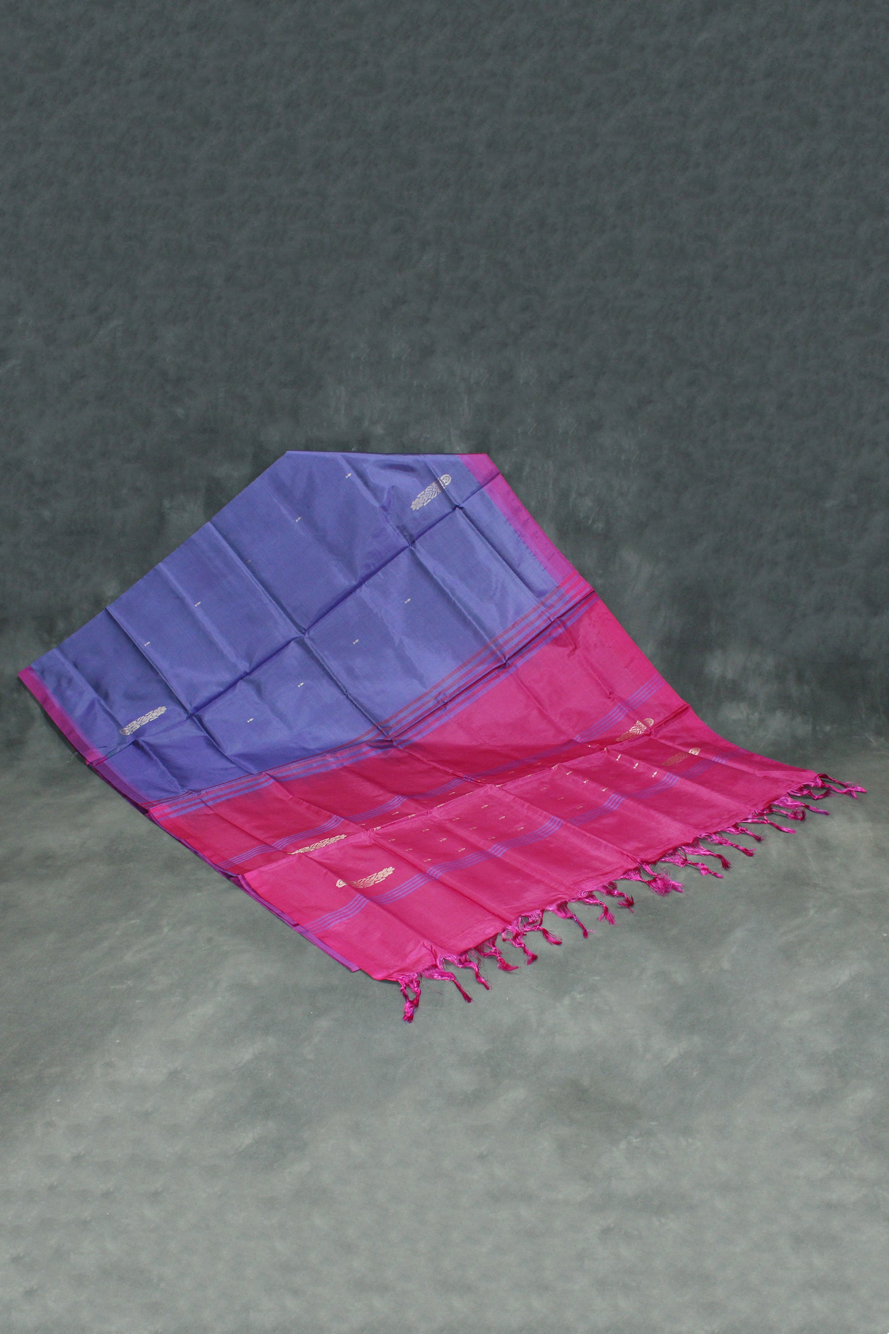 Purple & Magenta Vaazhai Naar (Banana Pith) Saree with Small Butta - Borderless Traditional Saree