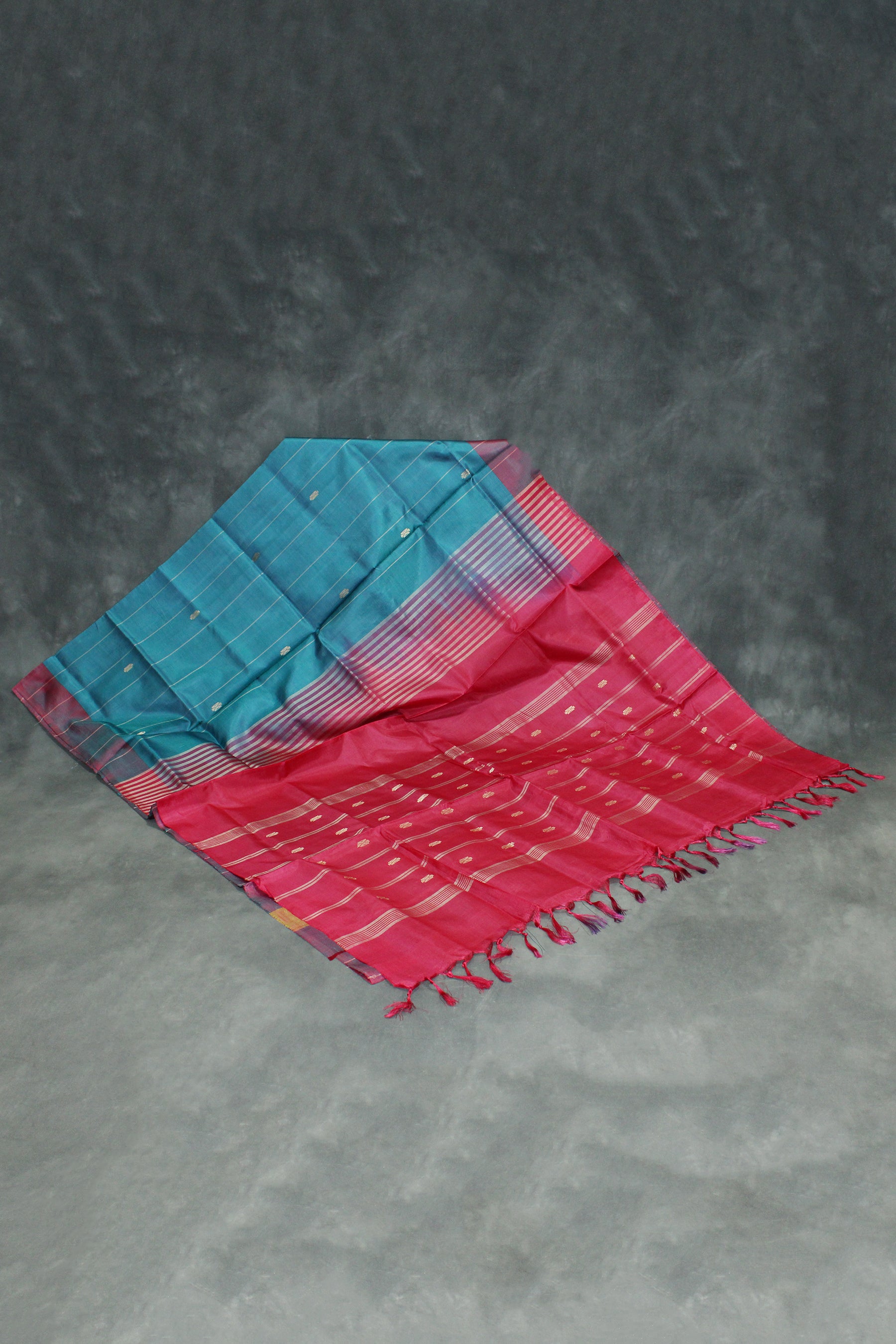 Pinkish Red Vaazhai Naar (Banana Pith) Borderless Saree with Small Buttas