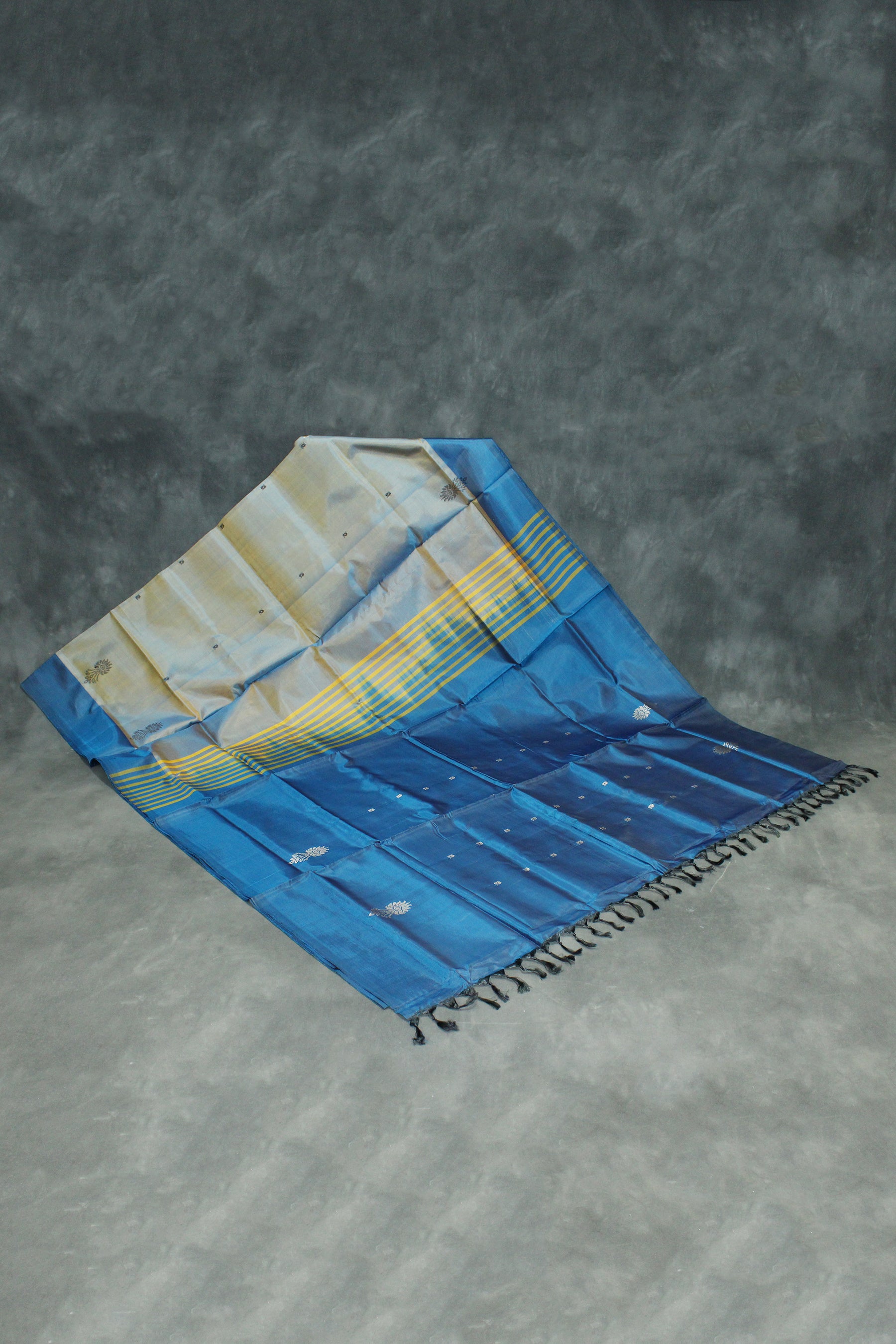 Peacock Blue Vaazhai Naar (Banana Pith) Saree - Borderless with Small Butta