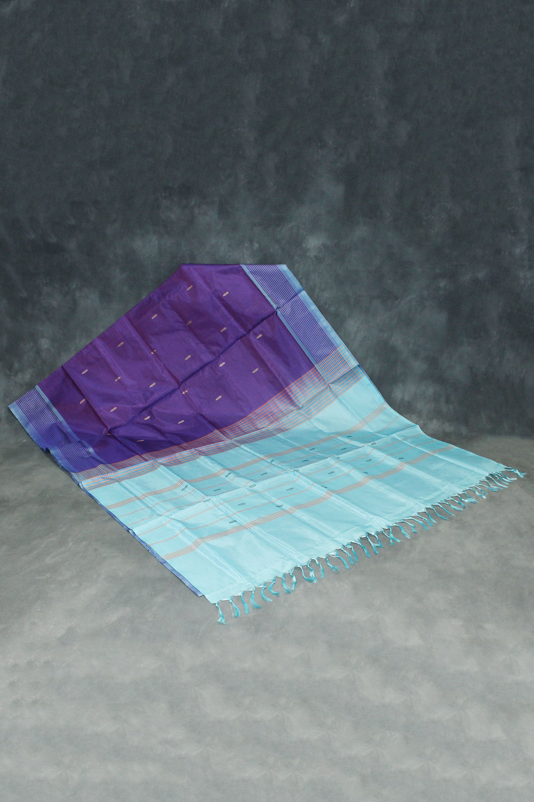 Sky Blue Vaazhai Naar (Banana Pith) Borderless Saree with Small Butta