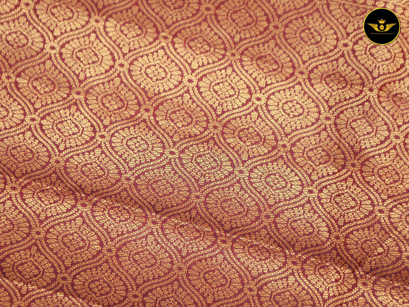 Banarasi Handloon Saree: All-Over Zari Butta with Contrast Border