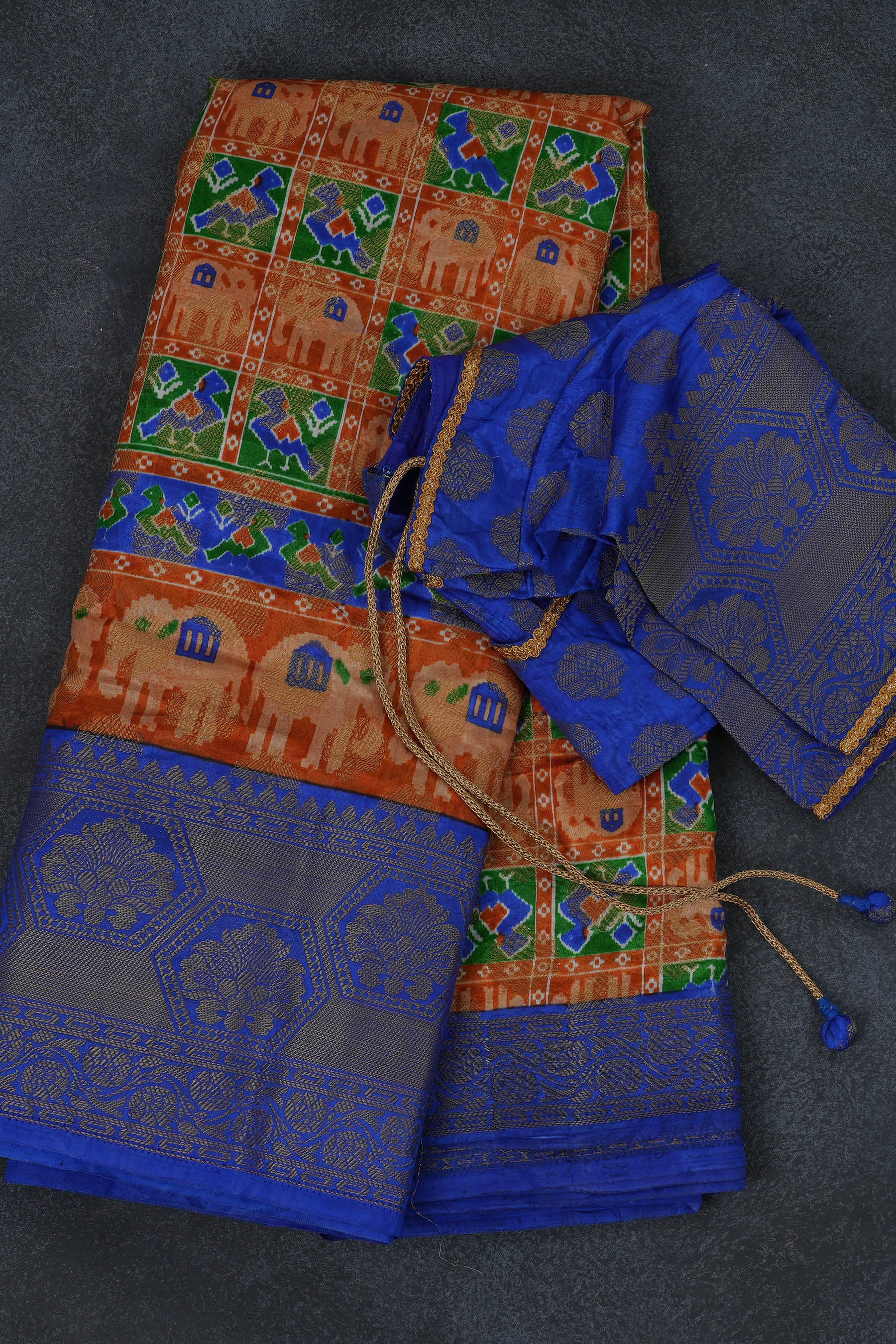Exquisite Ikkat Silk Saree with Pochampally Ikkat Weaving SAREE JCS Fashions