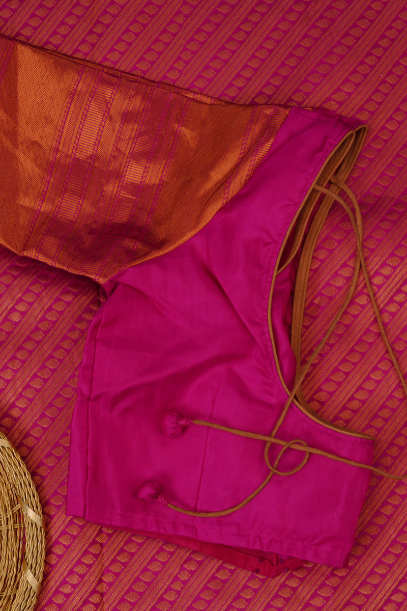 Exquisite Traditional Handloom Silk Saree with Chic Pink Border