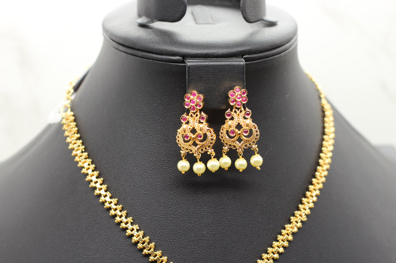 Chic Gold-Polish Chain & Earring Set with Stone and Bead Accents