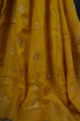 Regal Banarasi Pattu Saree with Elegant Border and Richly Woven Pallu