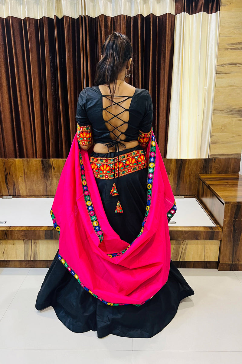 Experience Tradition's Beauty with the Traditional Chaniya Choli