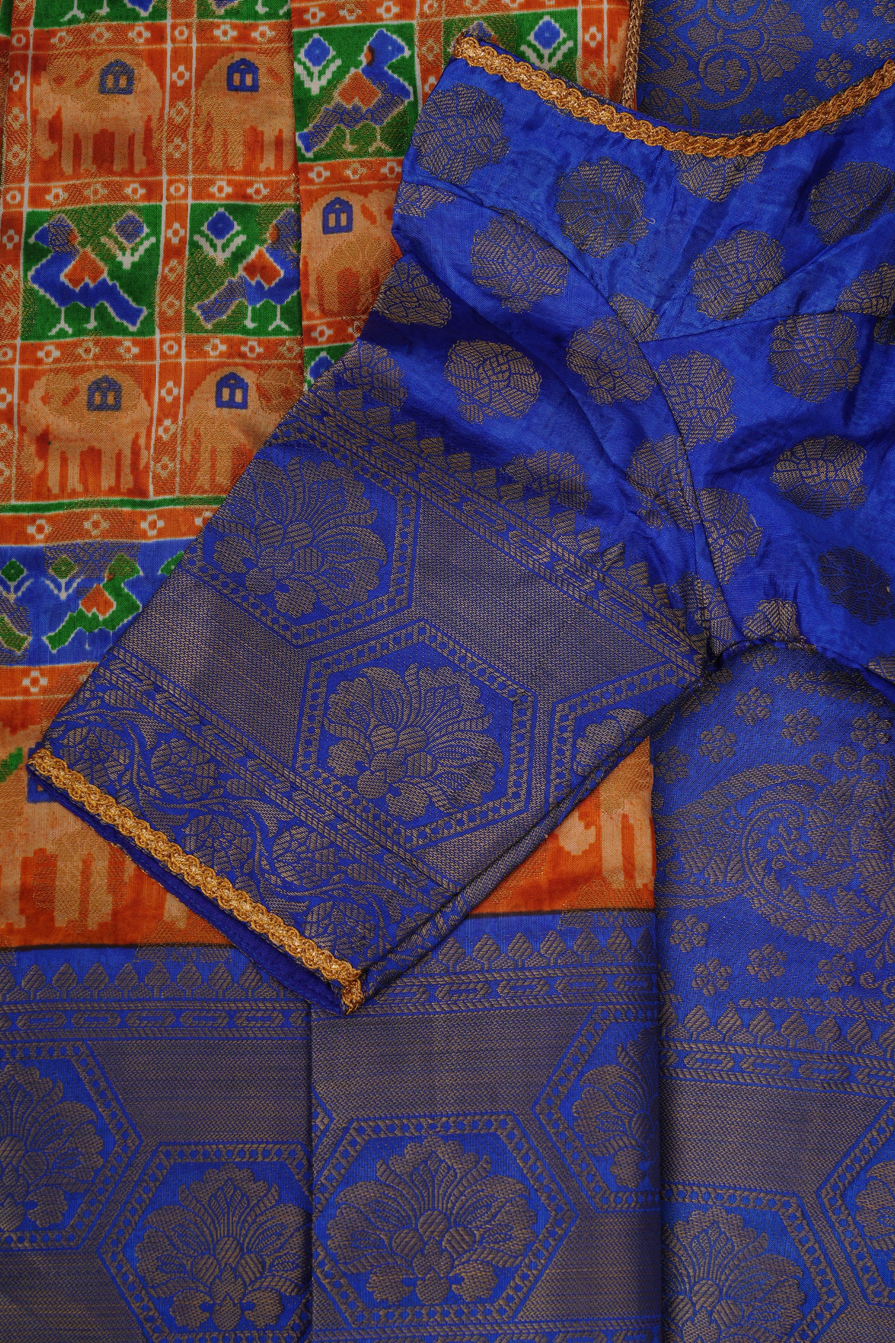 Exquisite Ikkat Silk Saree with Pochampally Ikkat Weaving SAREE JCS Fashions