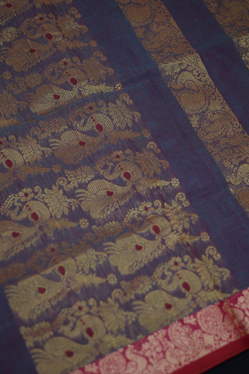 Richly Detailed Cotton Saree: Elegant Blend of Tradition & Modernity