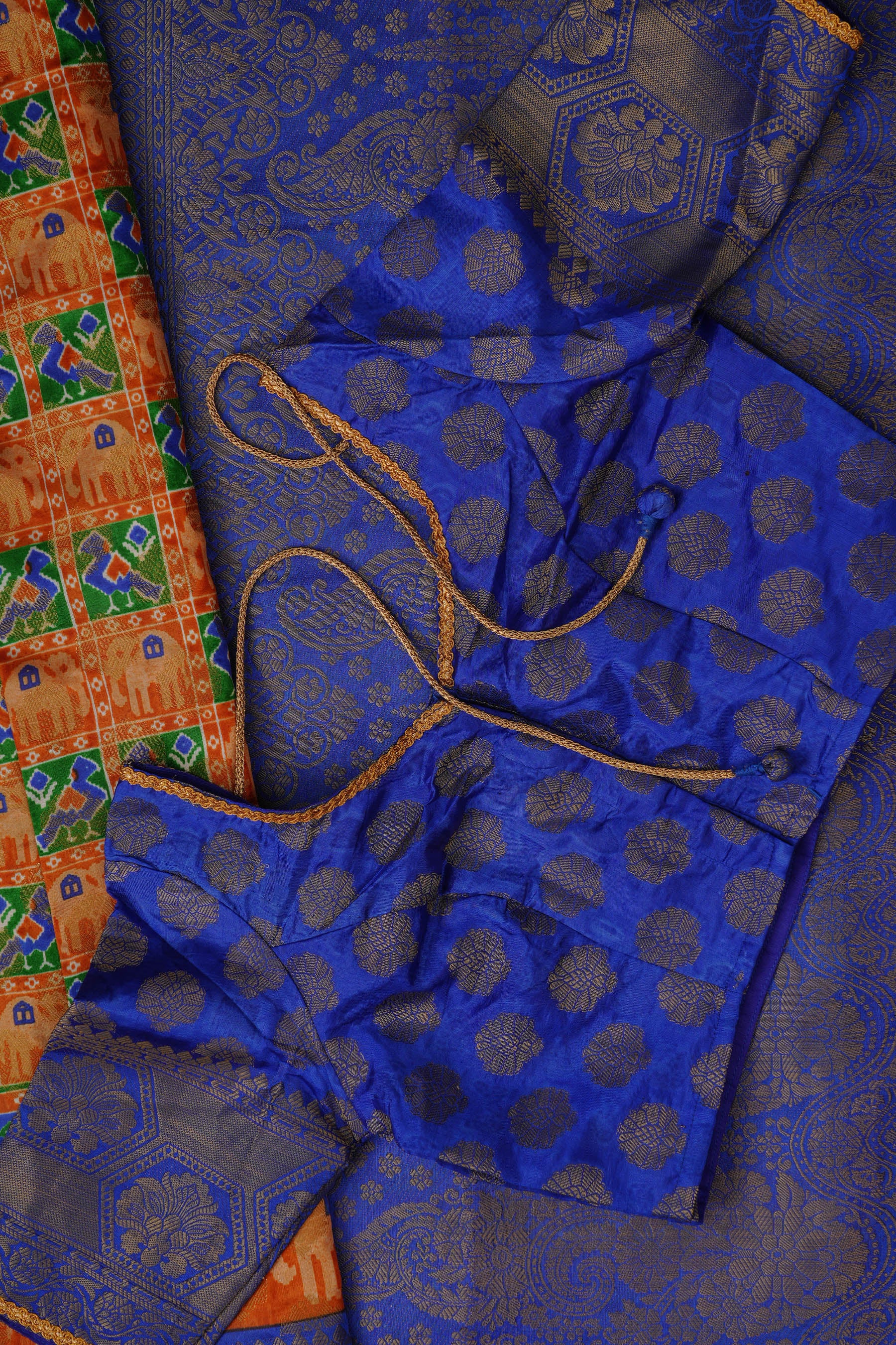 Exquisite Ikkat Silk Saree with Pochampally Ikkat Weaving SAREE JCS Fashions