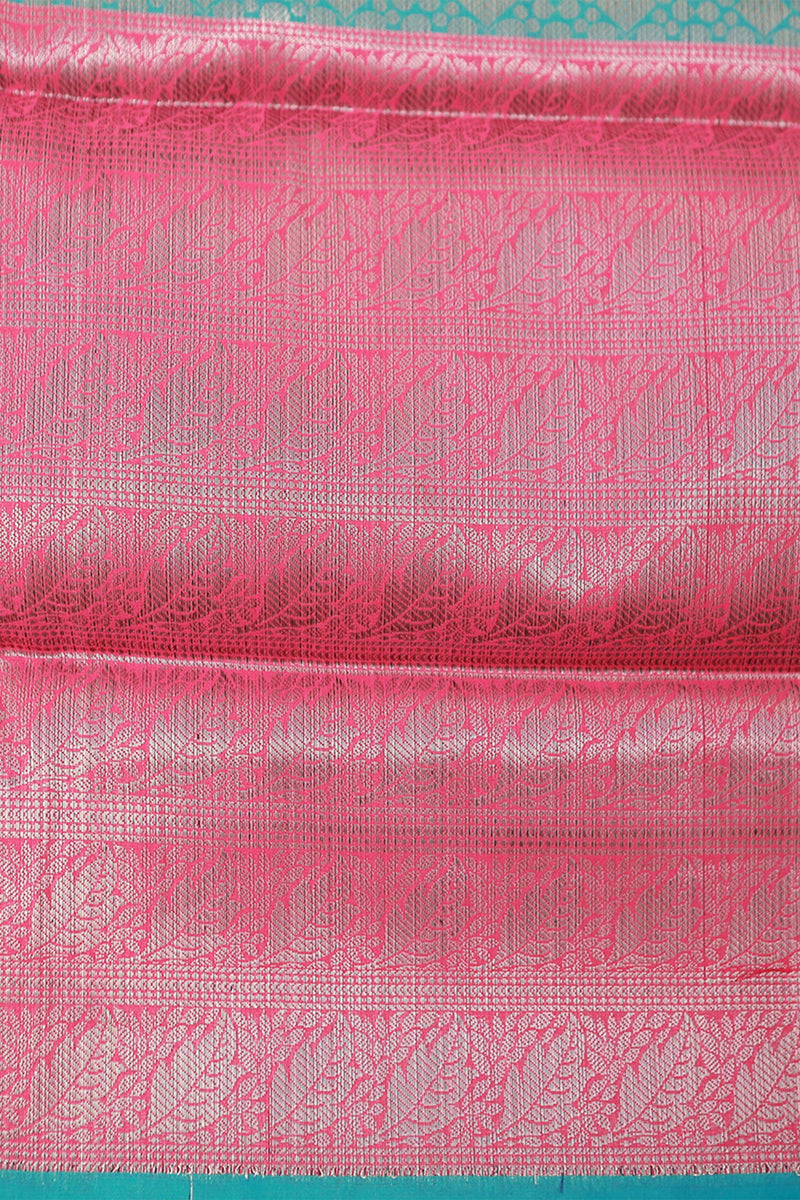 Antique Zari Borders & Contrasting Pallu: Semi Silk Saree
