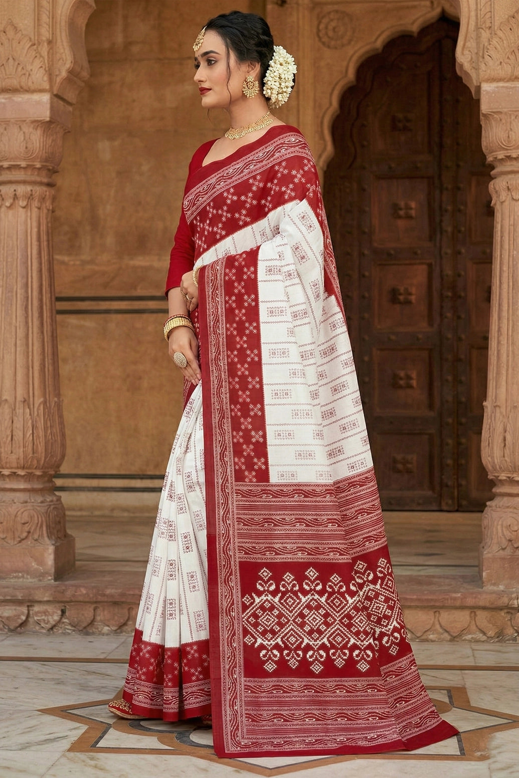 Red and White Pure Cotton Printed Saree with Border, Traditional Festive Wear for Women