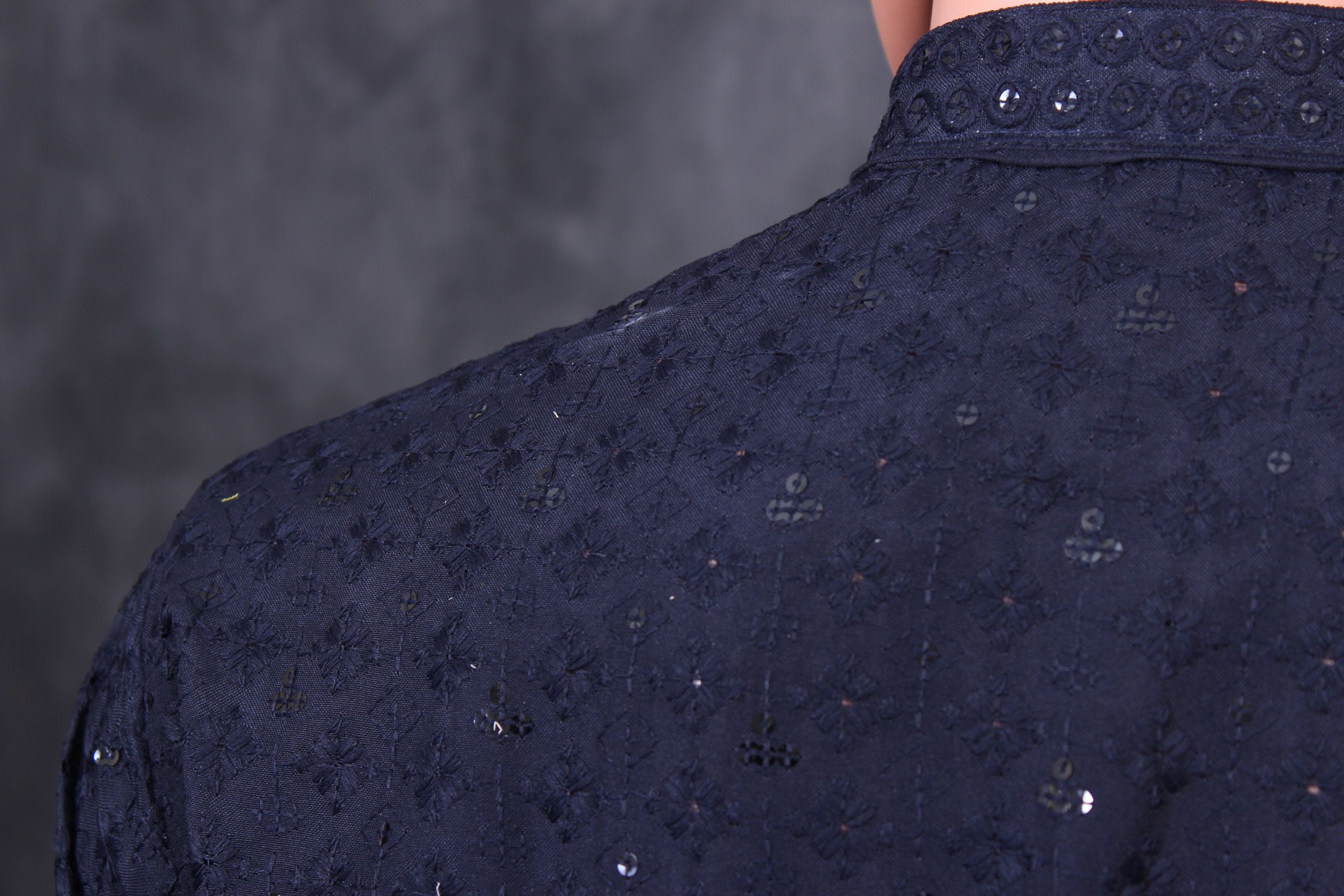 Men's Lakhnavi Kurta: Exquisite Embroidered Chikankari Craftsmanship