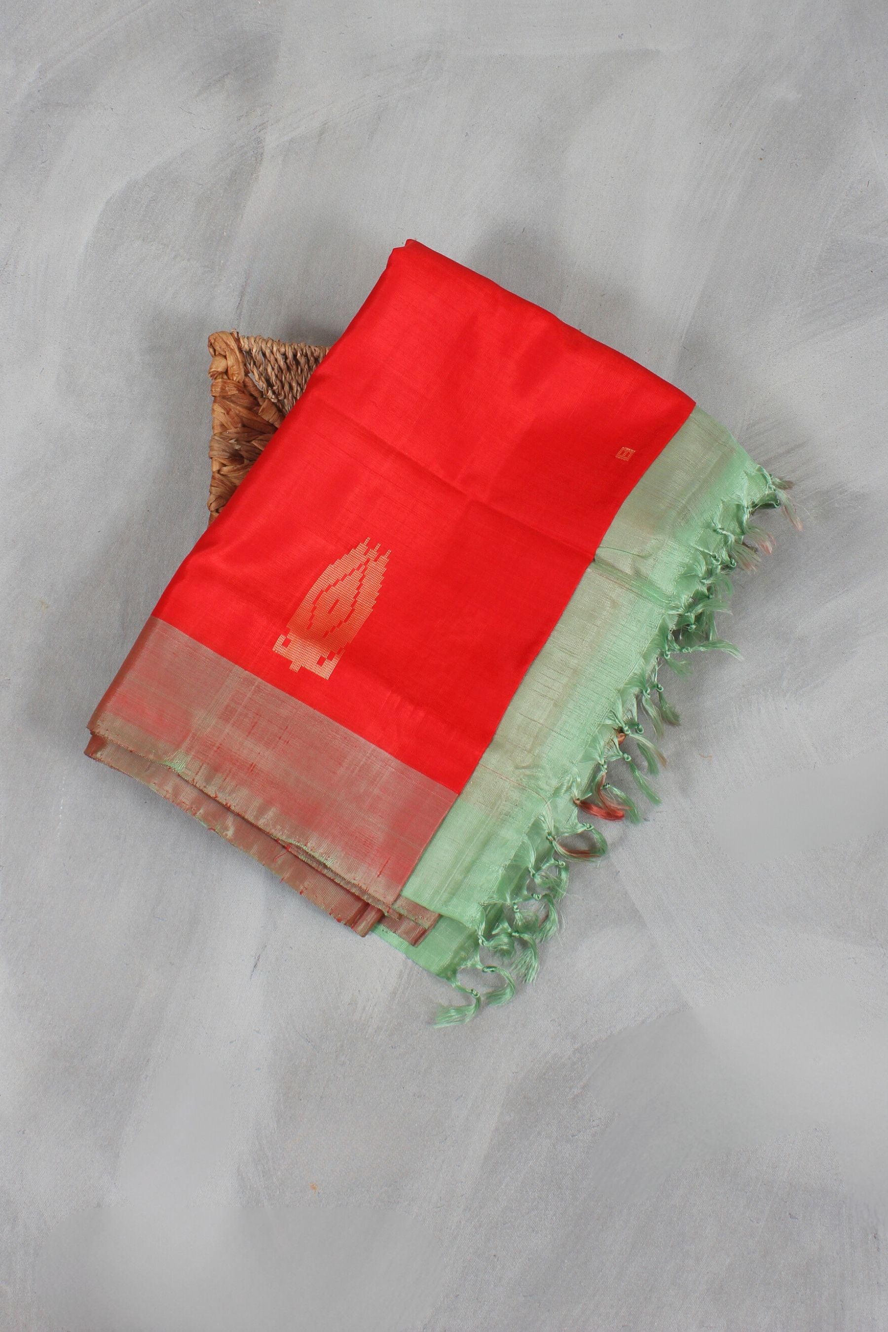 Sustainable Handwoven Vaazhai Naar Saree - Eco-Friendly Elegance Saree JCS Fashions Red 5.5 meters