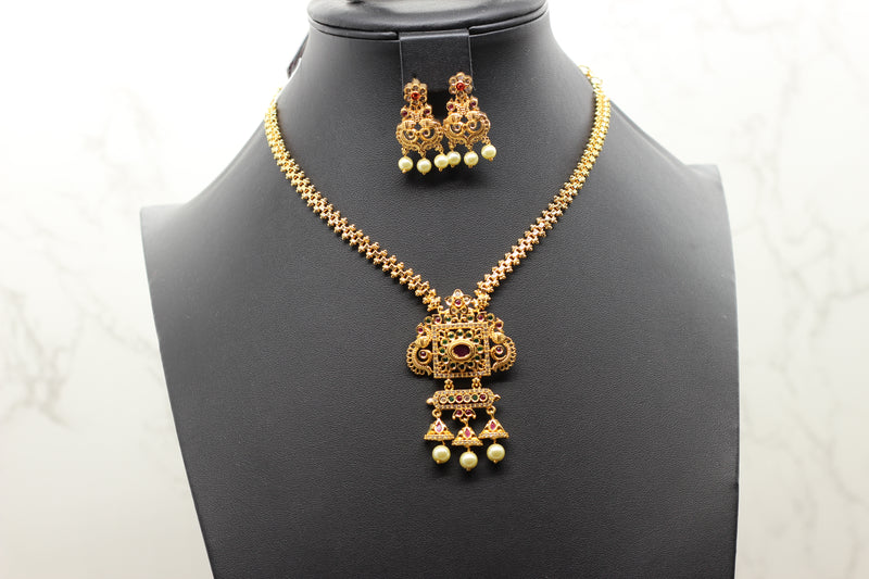 Chic Gold-Polish Chain & Earring Set with Stone and Bead Accents