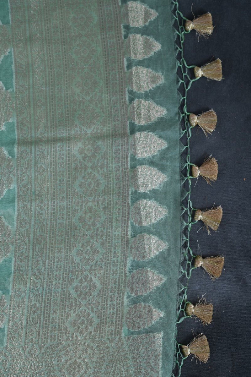 Handwoven Banarasi Kora Silk Saree with Detailed Patterns - Traditional