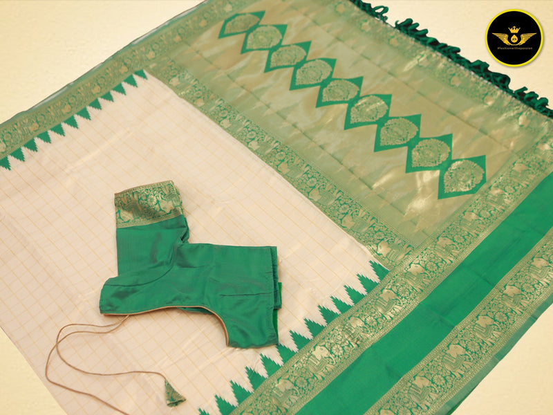 Semi Ikkat Saree With Gadwal Borders - A Fusion of Tradition & Trend