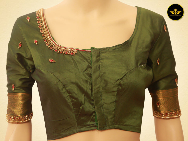 Exquisite Semi Silk Saree with Aari Work Blouse: Elevate Your Style!