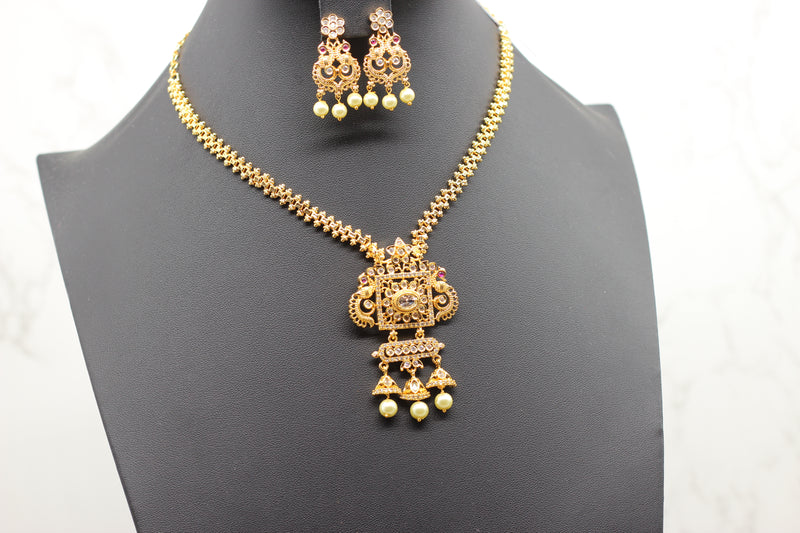 Chic Gold-Polish Chain & Earring Set with Stone and Bead Accents