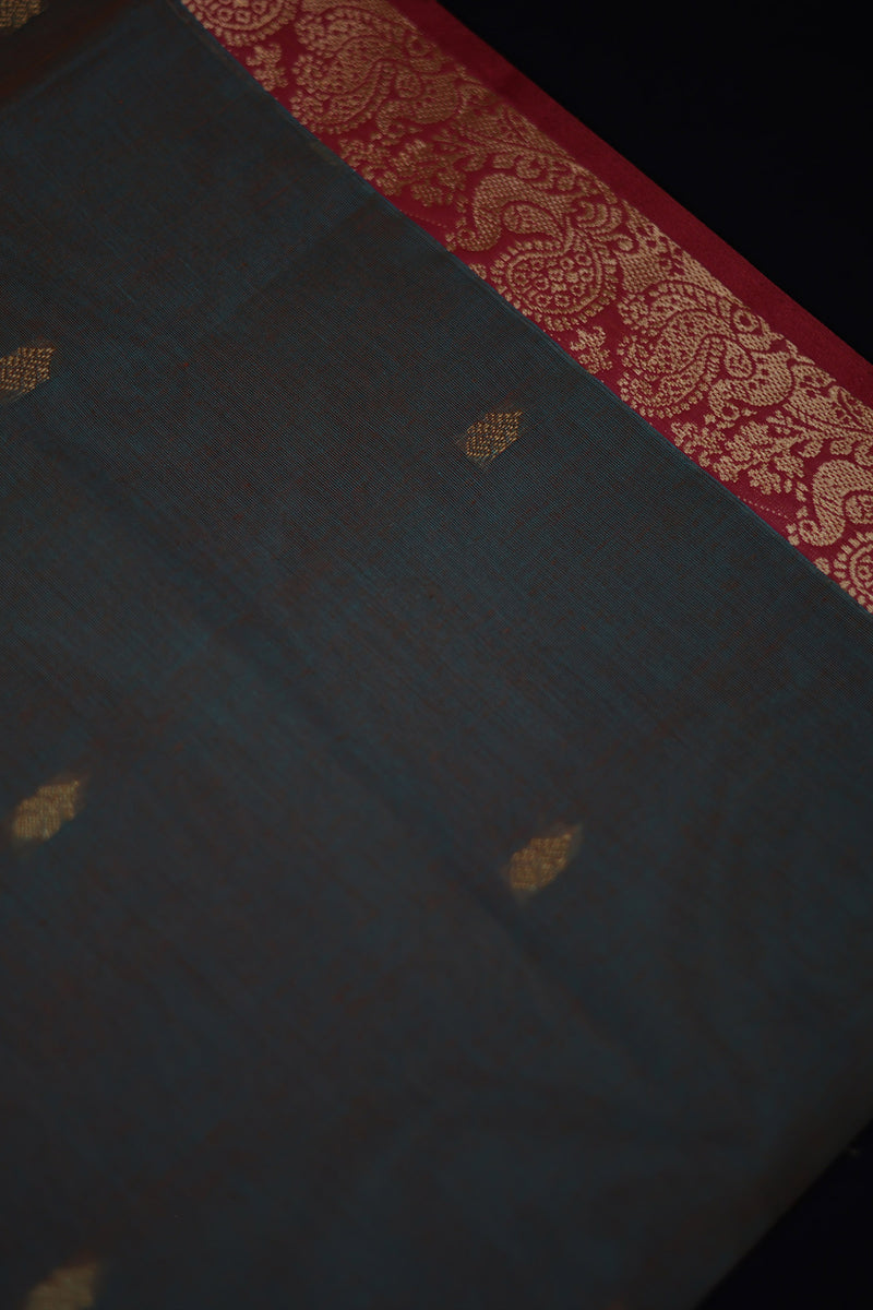 Elegant 100% Cotton Saree with Richly Woven Pallu - Indian Aesthetics