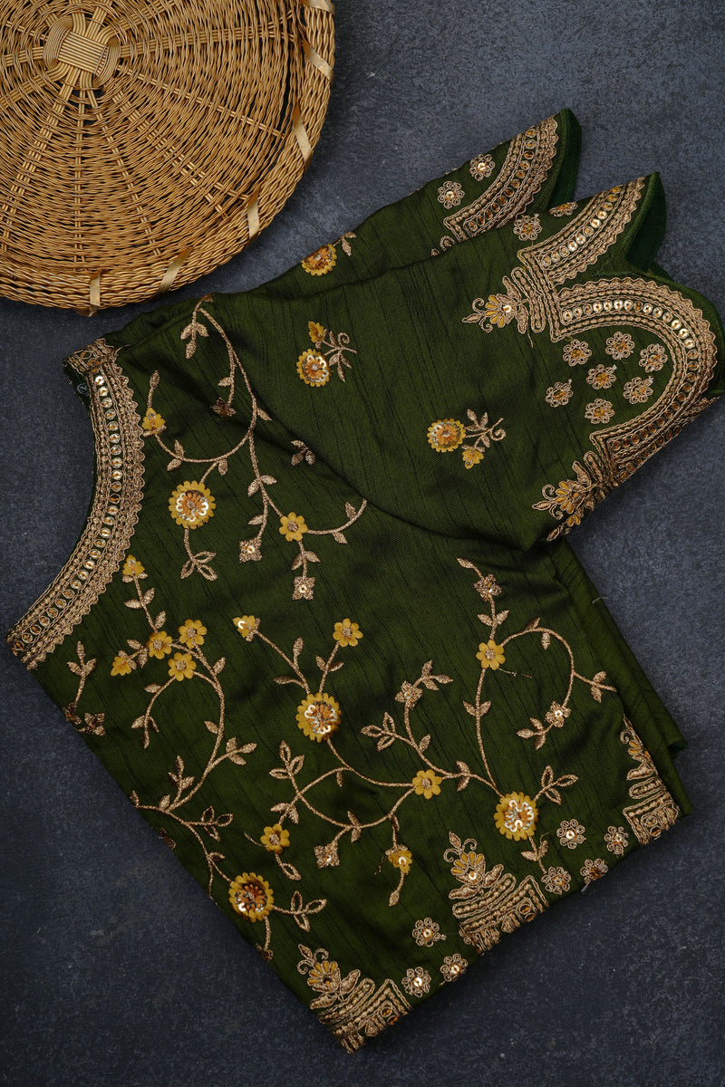Regal Banarasi Pattu Saree with Elegant Border and Richly Woven Pallu