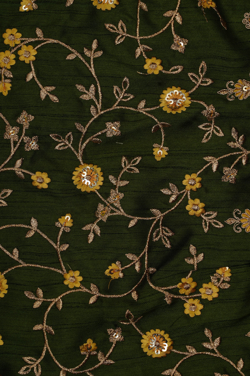 Regal Banarasi Pattu Saree with Elegant Border and Richly Woven Pallu