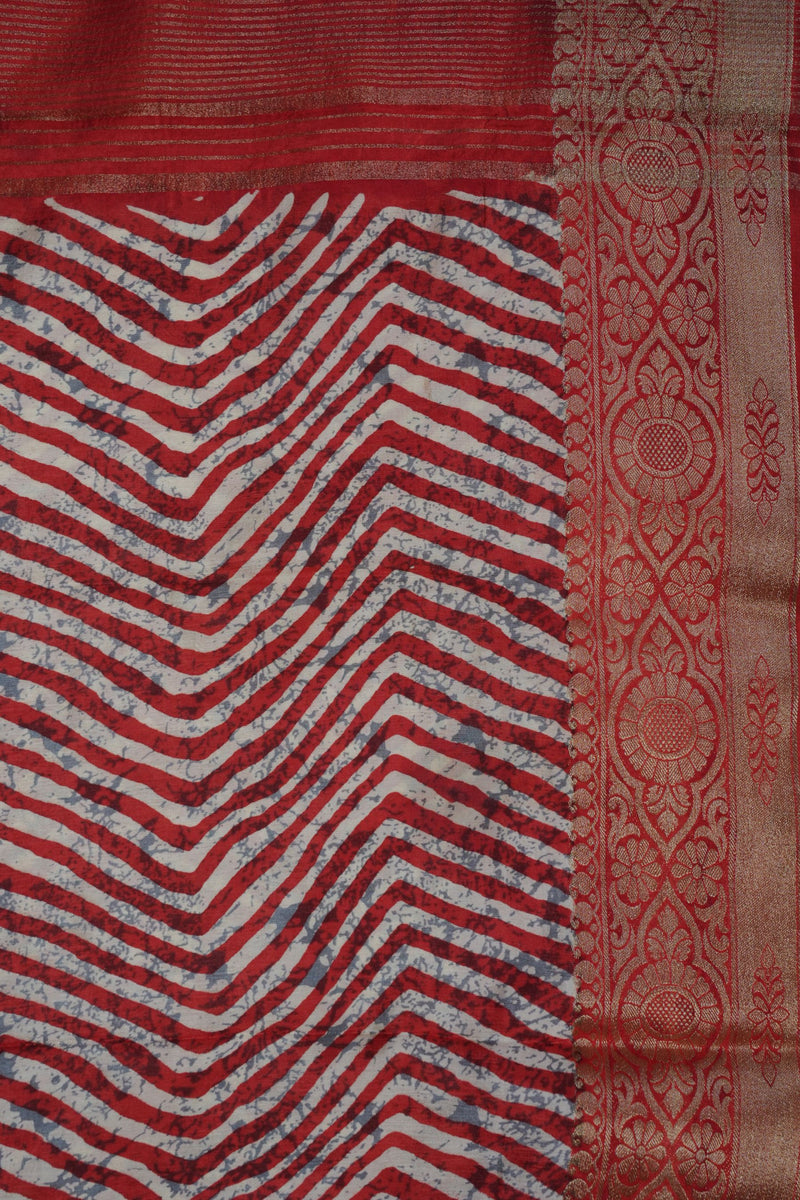 Exclusive bold colors on Munga silk saree with Woven kanchi zari border