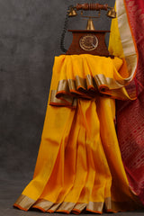 Pure Kanjivaram Soft Silk: Lightweight Silver & Gold zari with Silk Mark