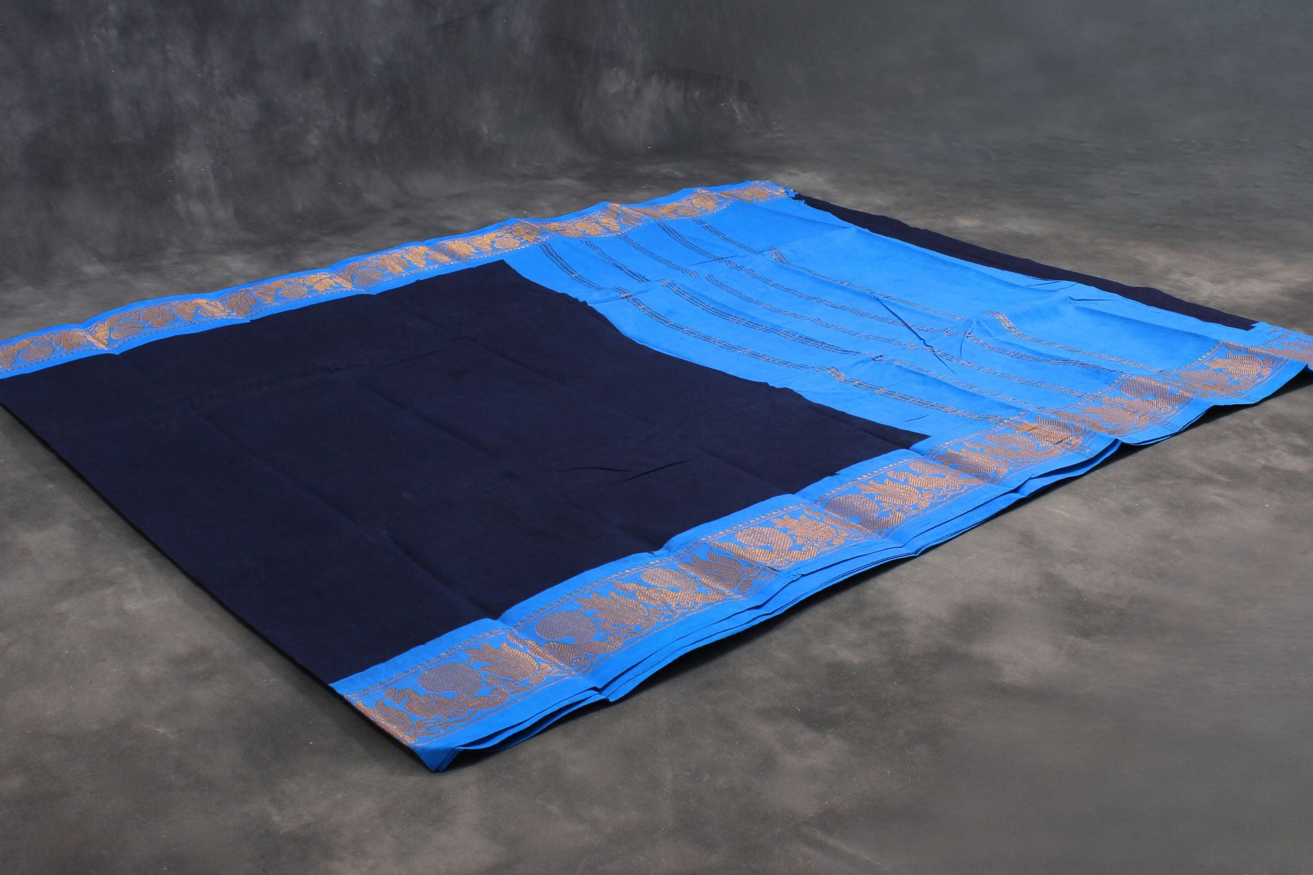 Authentic Madurai Sungudi Cotton Saree with Peacock Border - JCSFashions Saree JCS Fashions